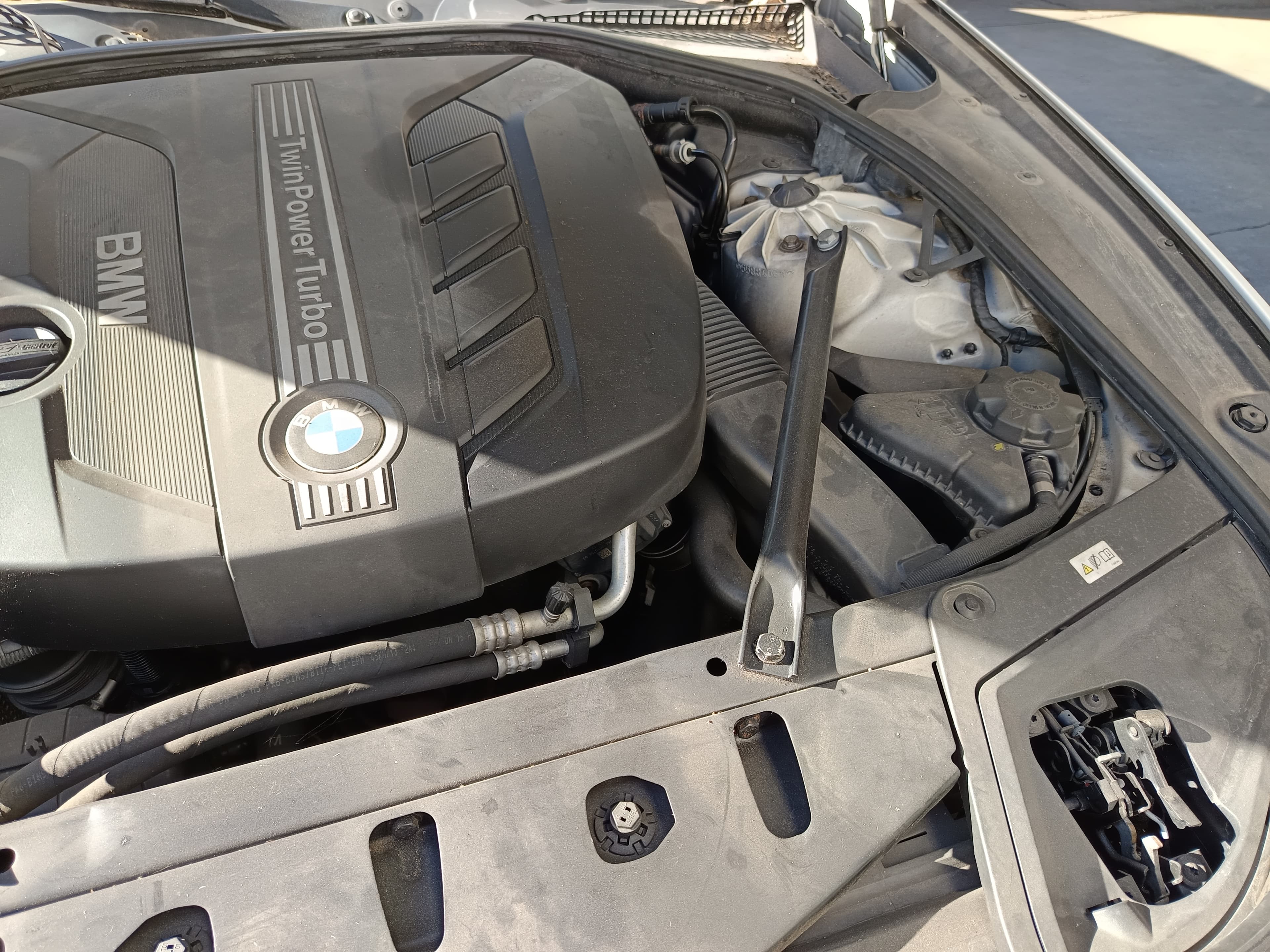BMW 520D · Ano 2014 — image 26