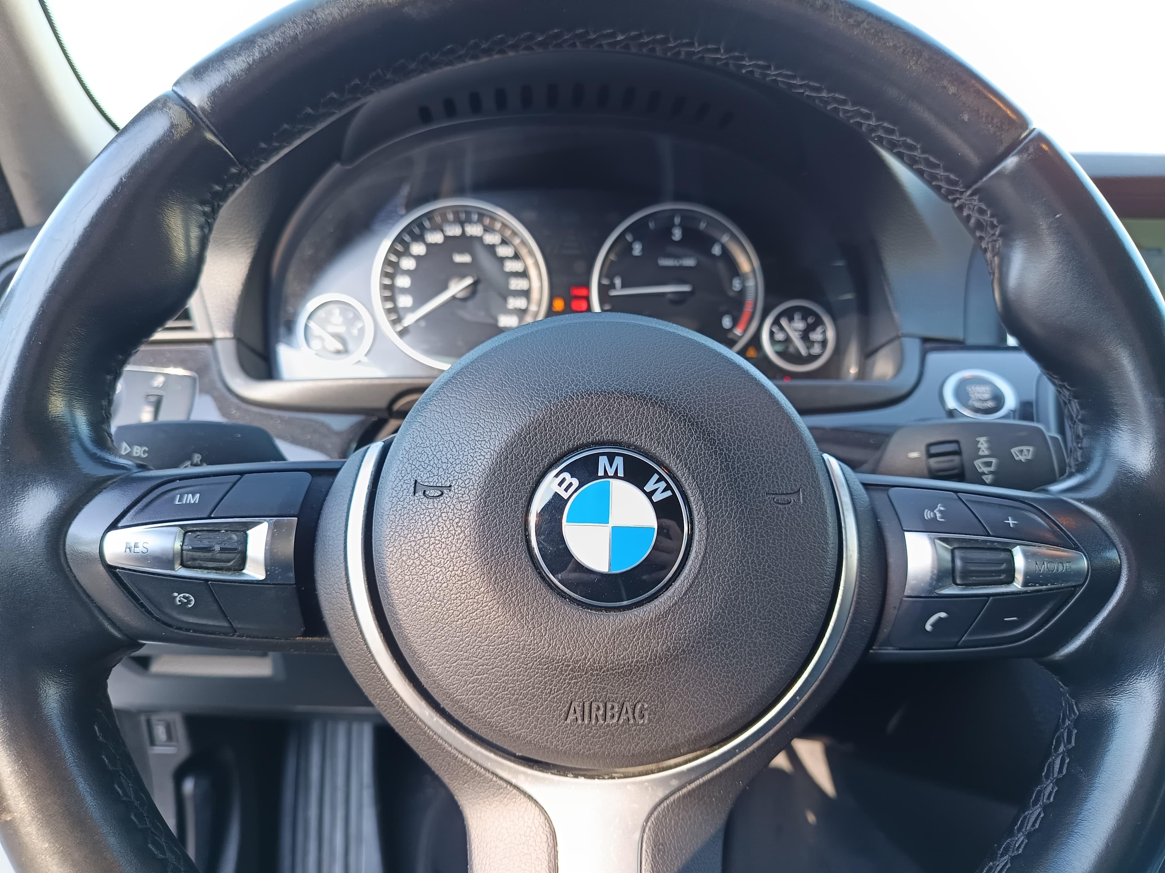 BMW 520D · Ano 2014 — image 45