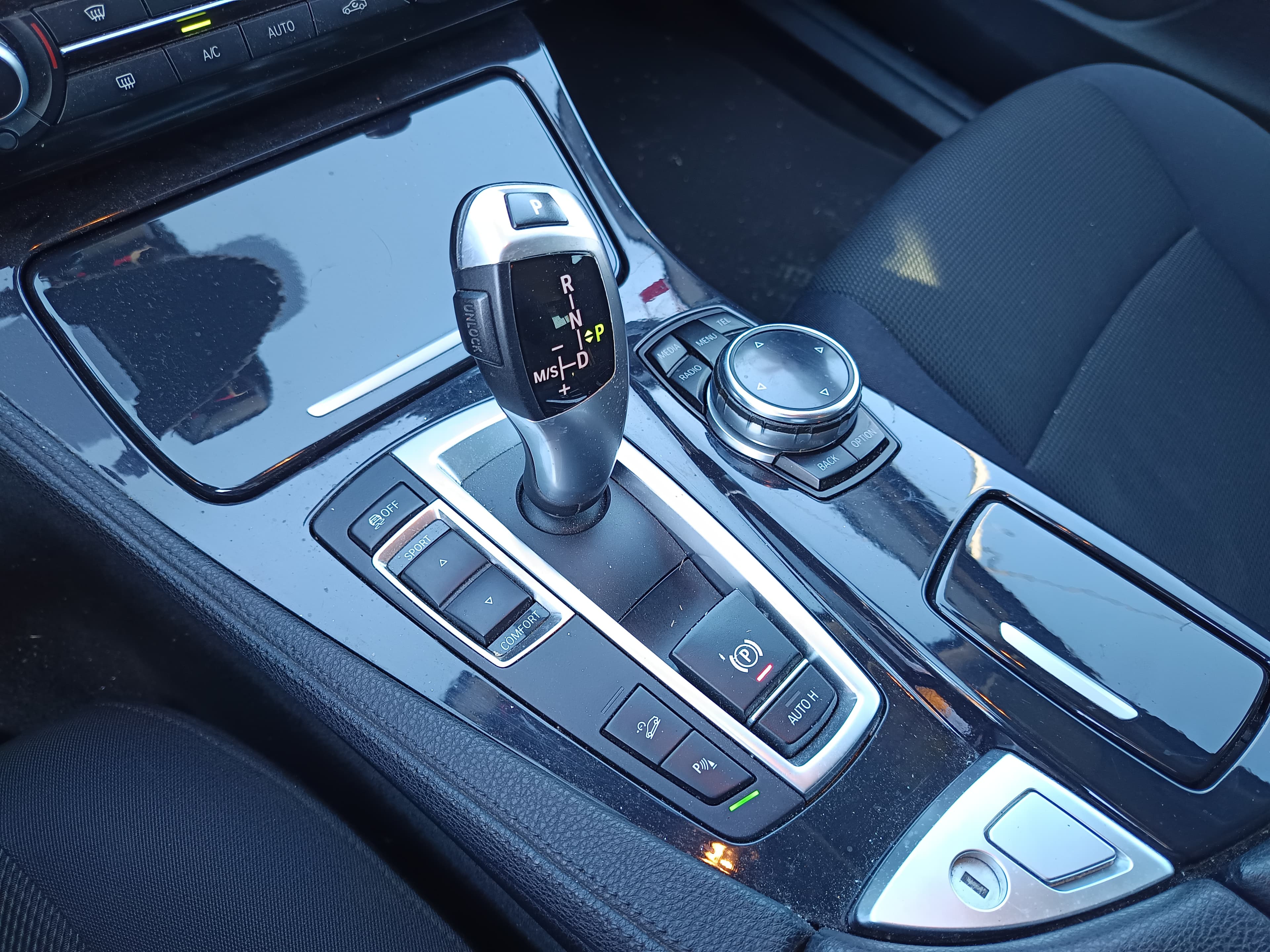 BMW 520D · Ano 2014 — image 44