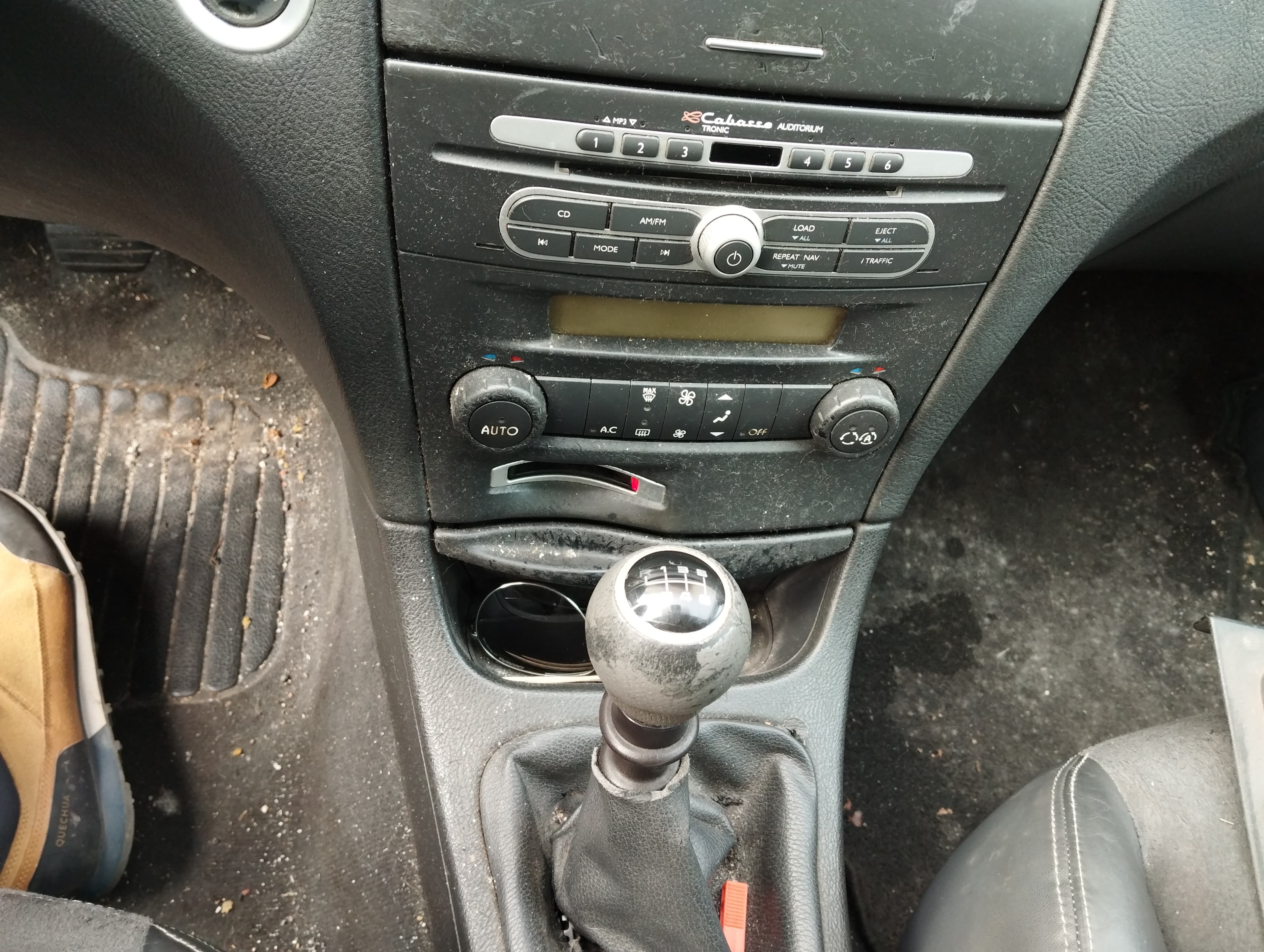 Renault Laguna 2.0 DCi · Ano 2006 — imagem 9