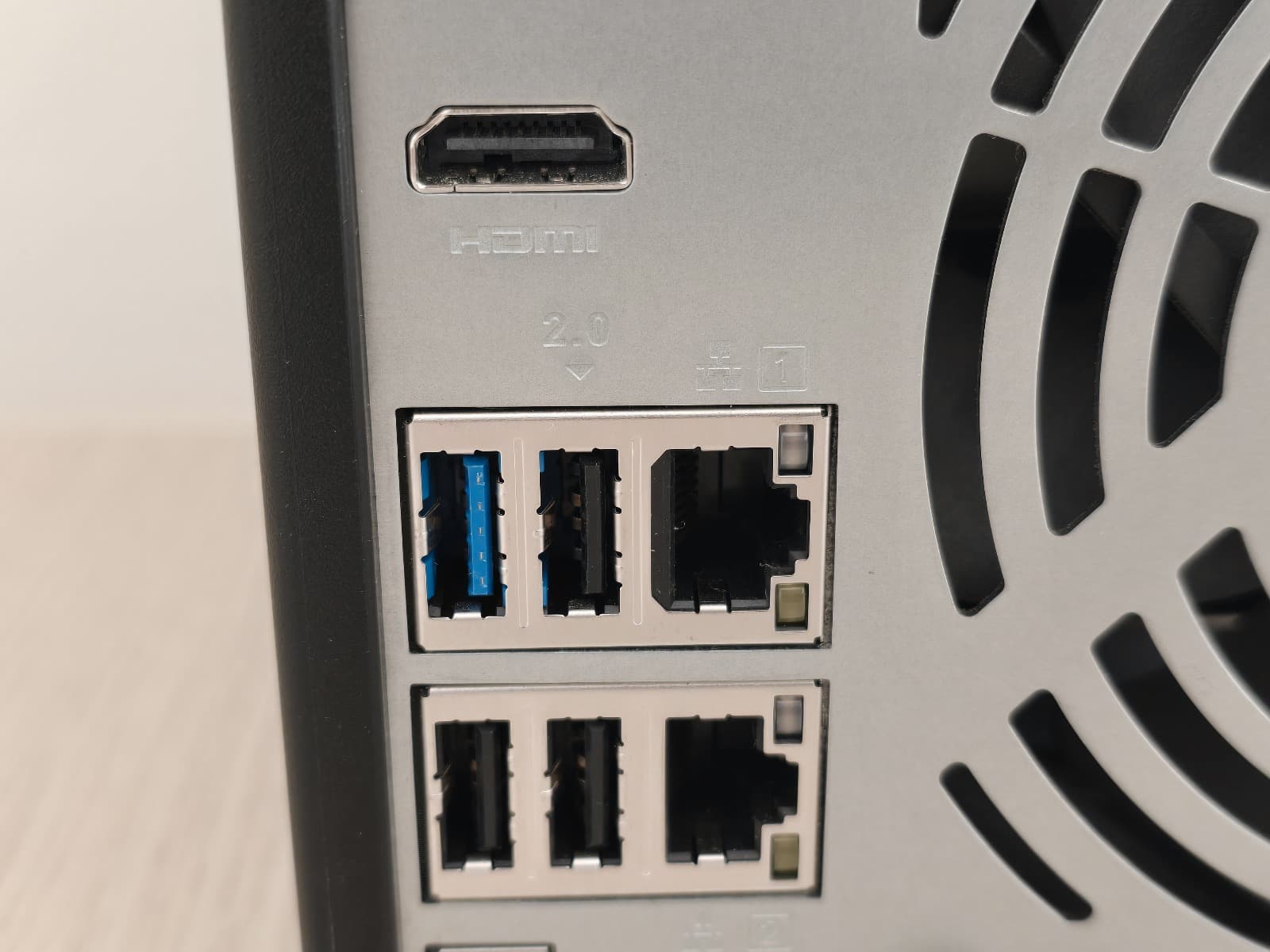 NAS QNAP TS-453D — imagen 11