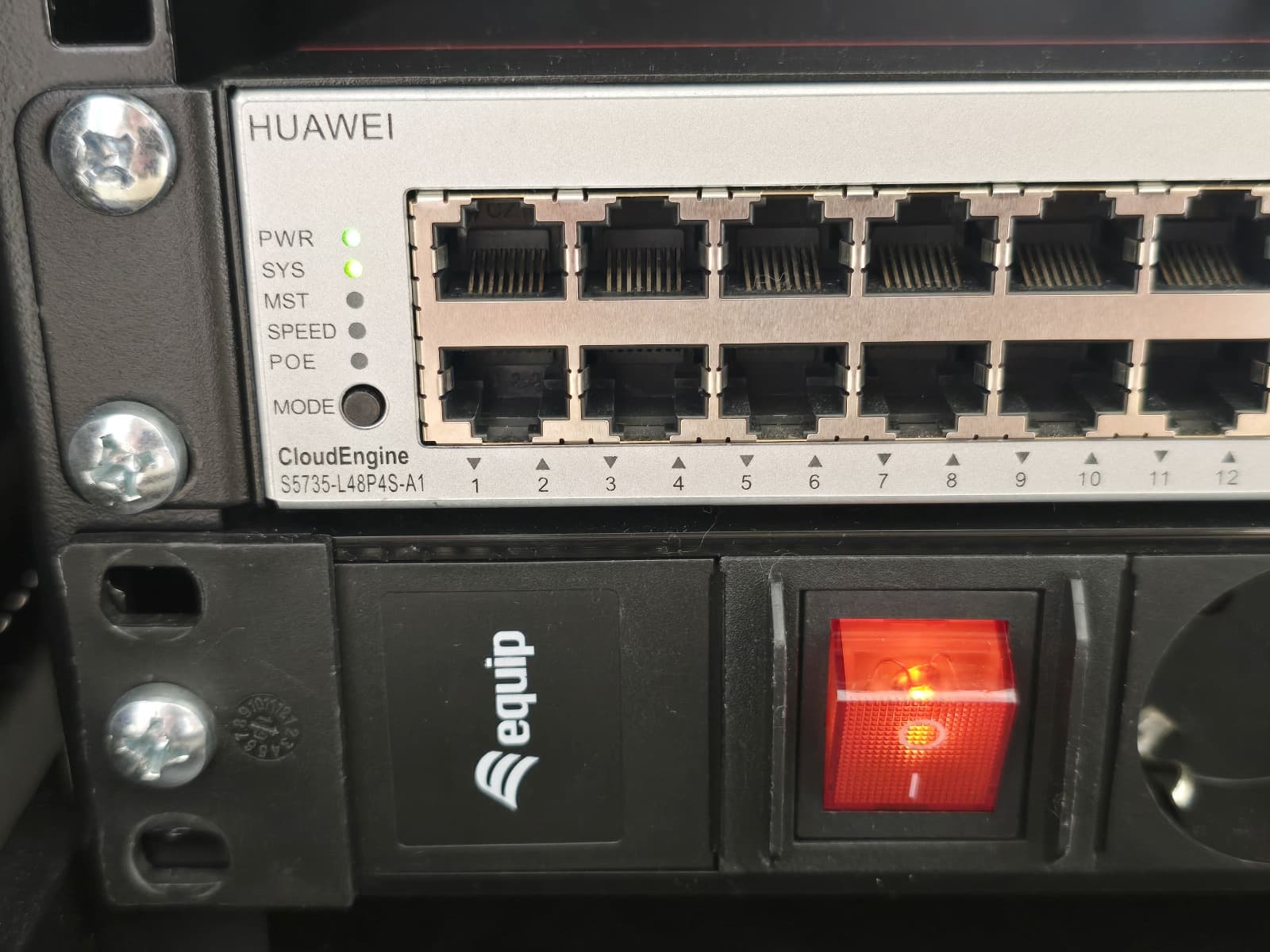 Armário Rack — imagem 4