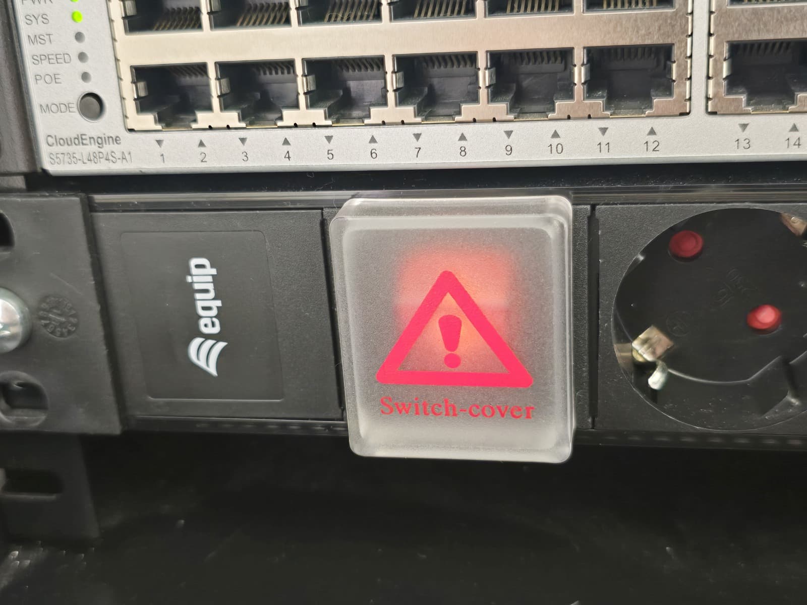 Armário Rack — imagem 7