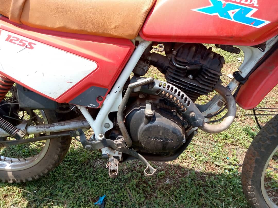 Motorcycle - Honda XL 122 — imagem 4