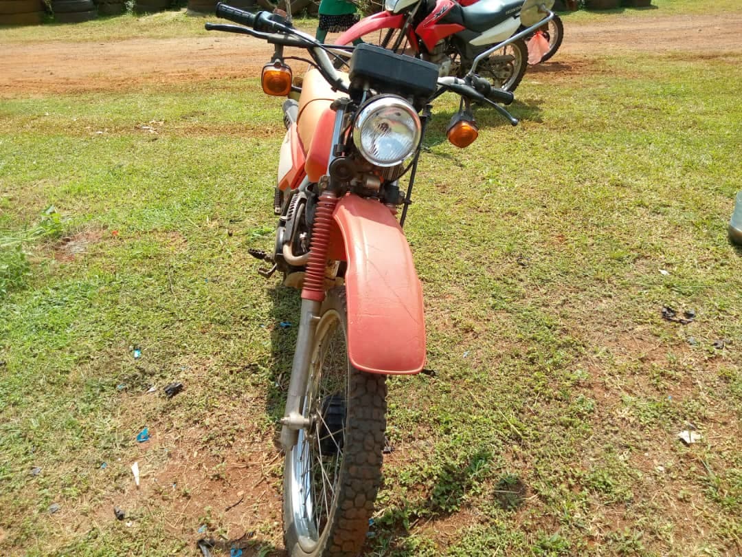 Motorcycle - Honda XL 122 — imagem 6