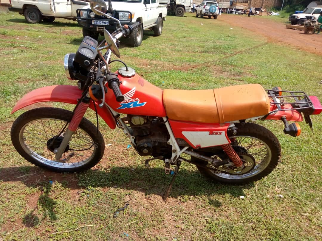 Motorcycle - Honda XL 122 — imagem 1