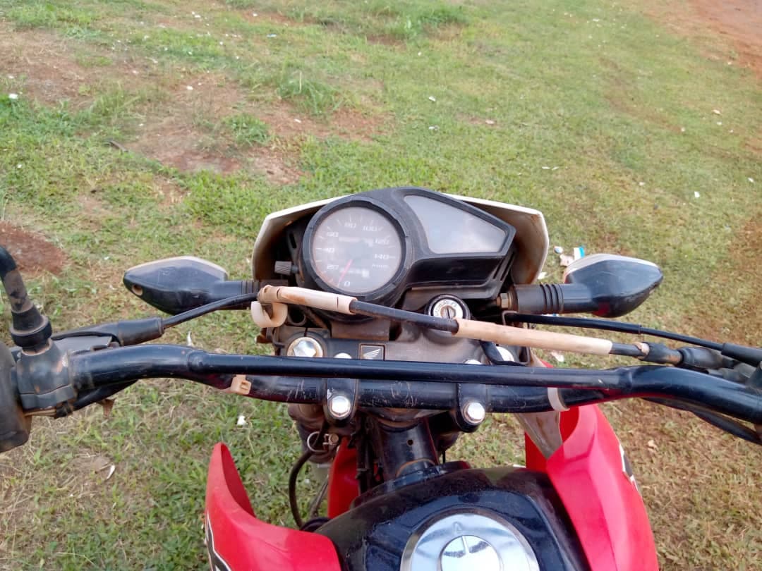 Motorcycle - Honda XL125 — imagem 6