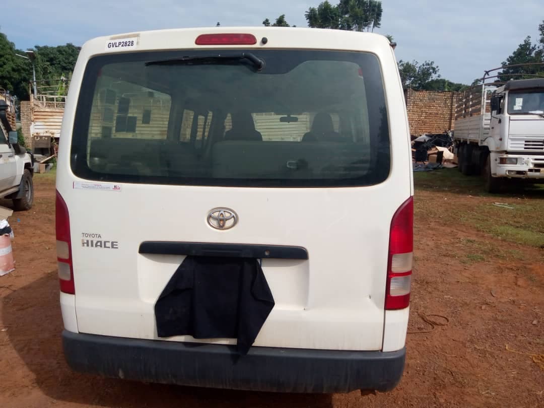 Toyota Hiace Mini Bus — imagen 4