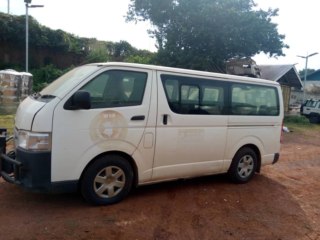 Toyota Hiace Mini Bus — imagen 2
