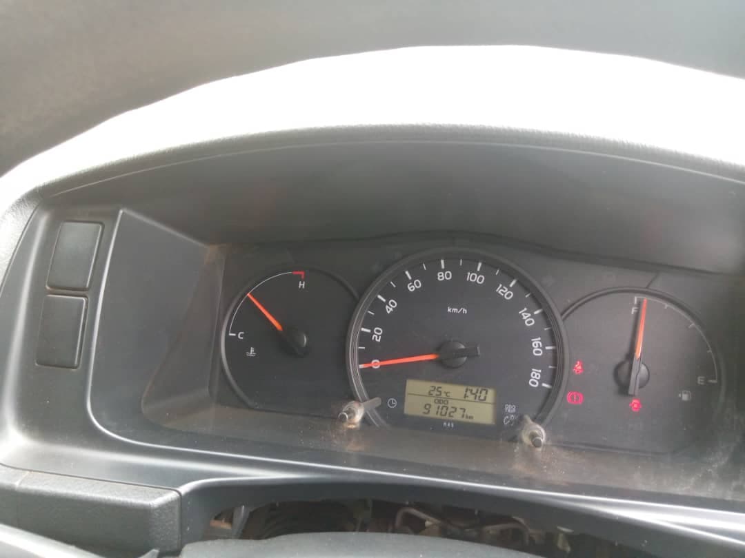 Toyota Hiace Mini Bus — imagen 5