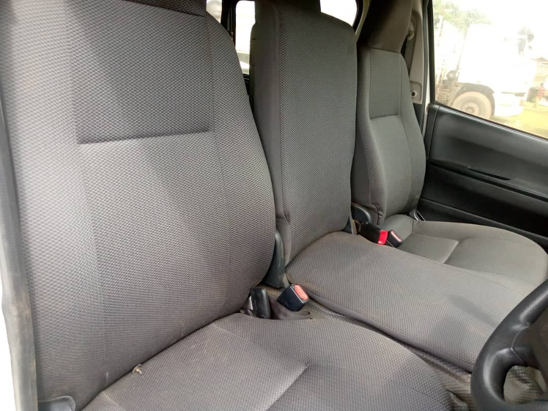 Toyota Hiace Mini Bus — imagen 6