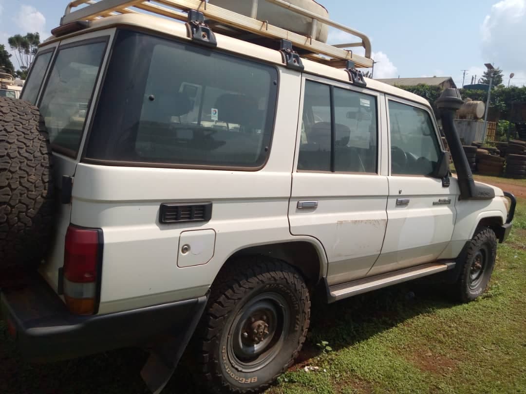 Toyota Landcruiser Hard Top HZJ76R-RKMRS 2018 — imagem 3