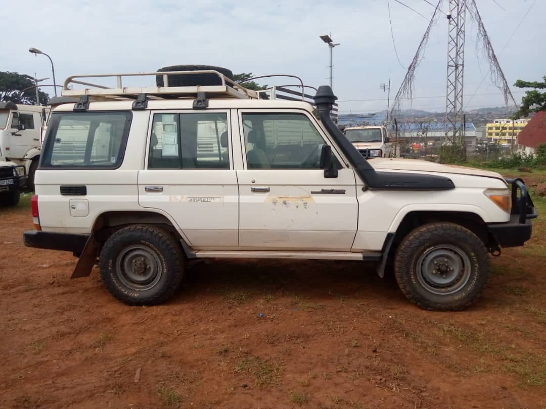 Toyota Landcruiser Hard Top HZJ76R-RKMRS 2017 — imagen 3