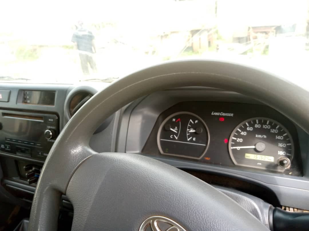Toyota Landcruiser Hard Top HZJ76R-RKMRS 2017 — imagen 7