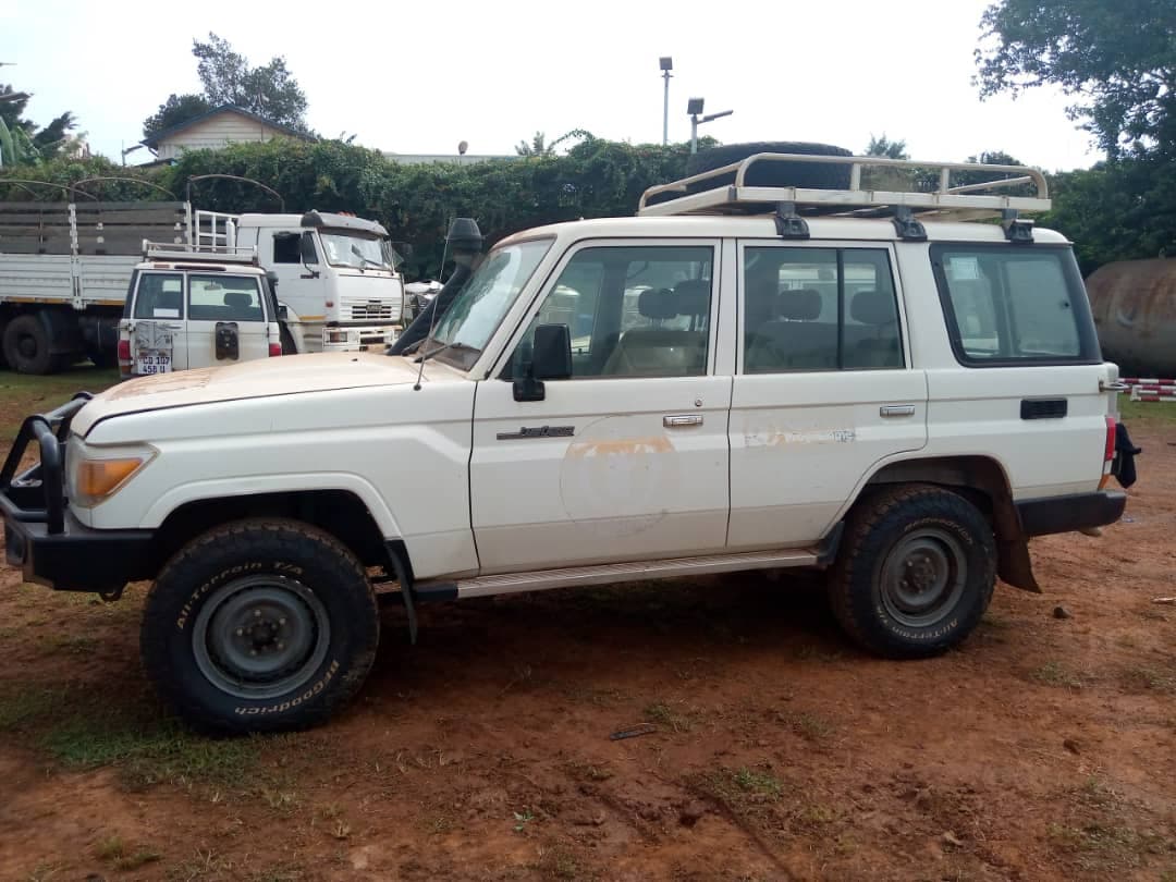 Toyota Landcruiser Hard Top HZJ76R-RKMRS 2017 — imagen 2