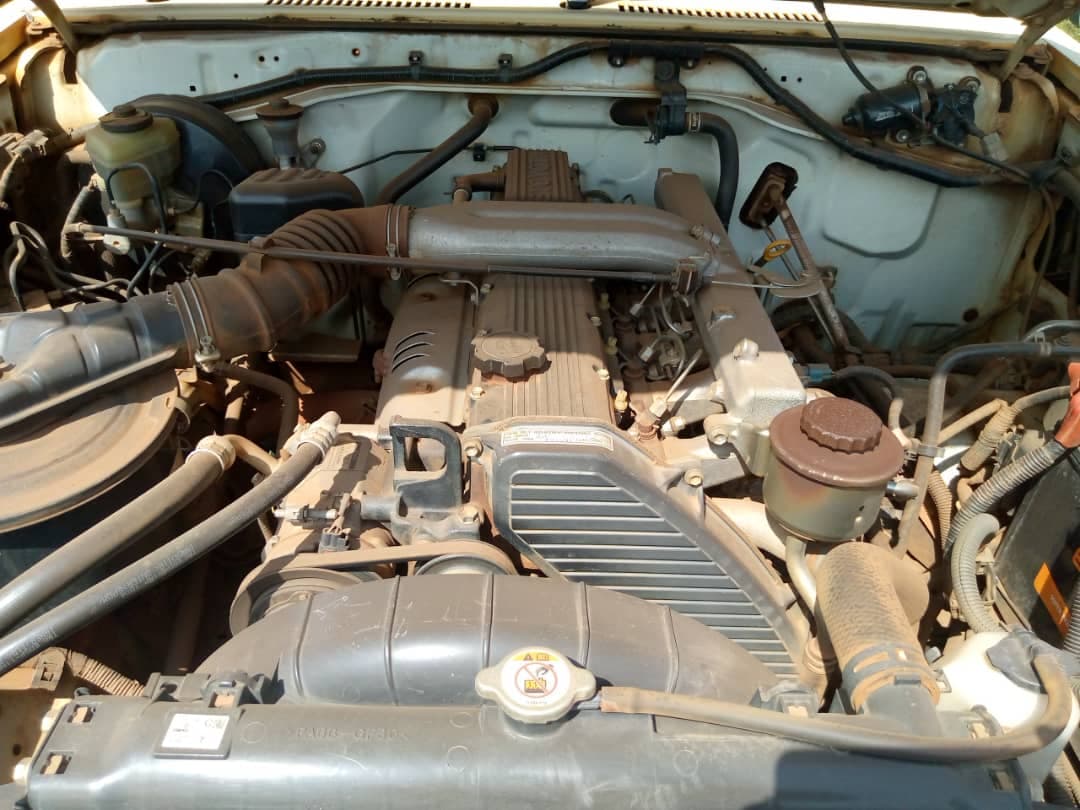 Toyota Landcruiser Hard Top HZJ76R-RKMRS 2018 — imagen 9