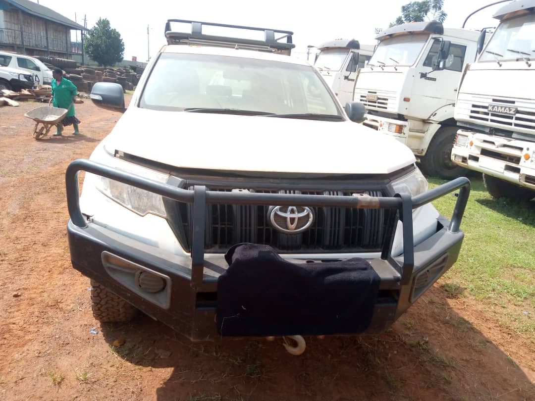 Toyota Landcruiser Prado KDJ150R-GKFEY 2017 — imagem 2