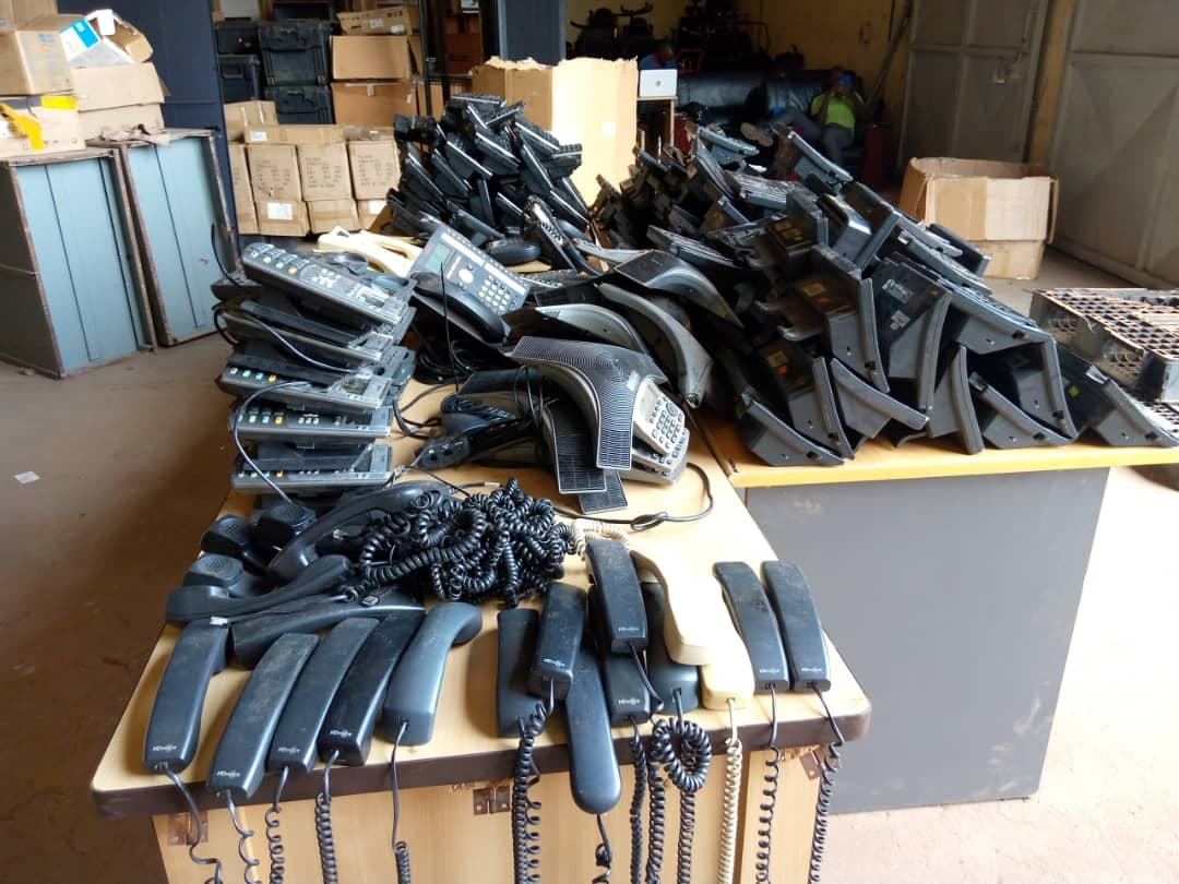 184 Used Deskphones — image 2