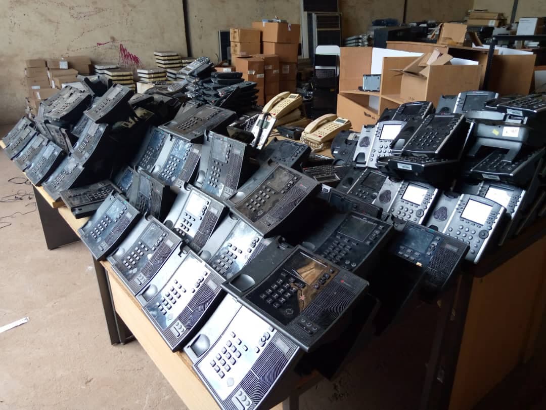 184 Used Deskphones — image 3