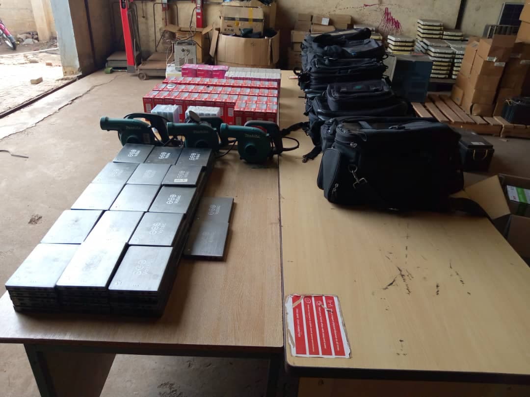 IT Accessories: Laptop Bags, Power Banks, Media & Tools — image 4