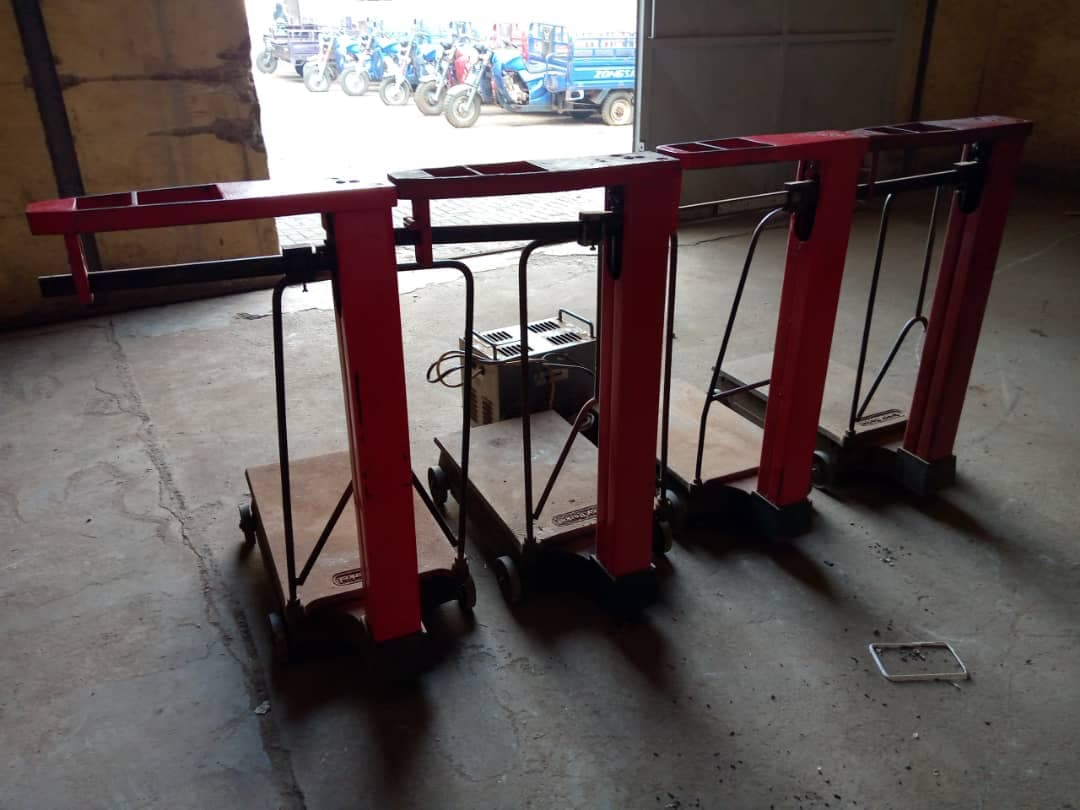 Máquina de Soldar y Balanzas de Pesaje Avery — imagen 3