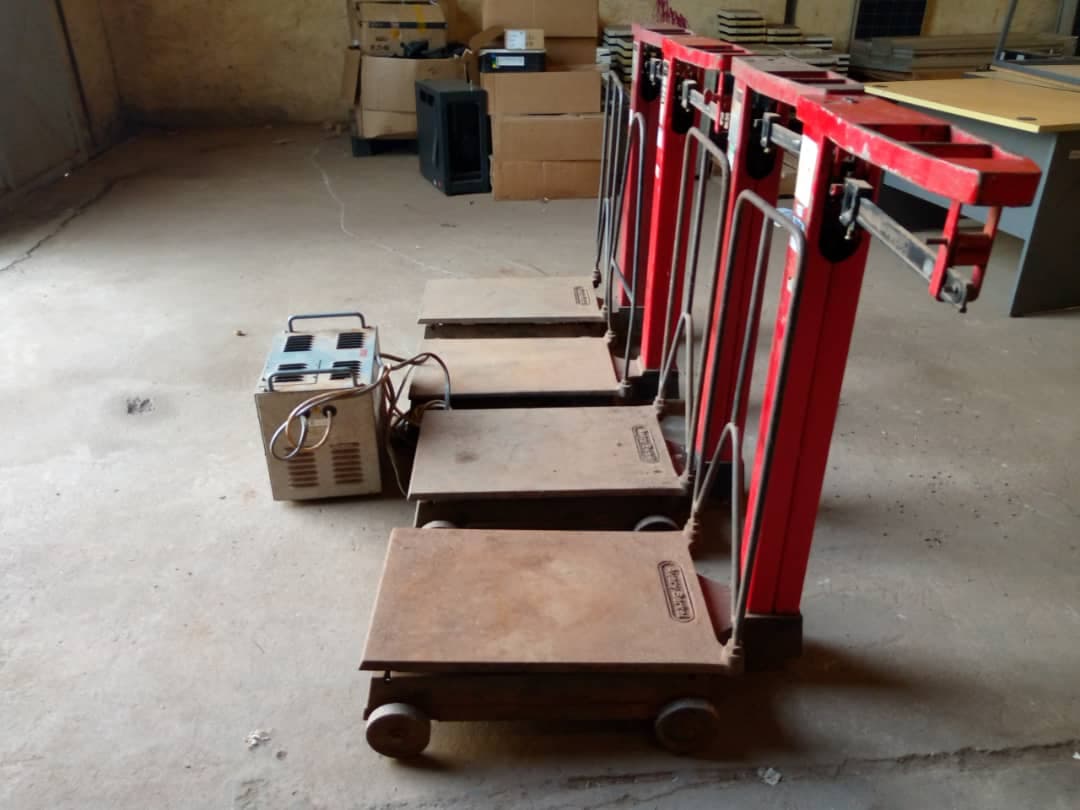 Máquina de Soldar y Balanzas de Pesaje Avery — imagen 4