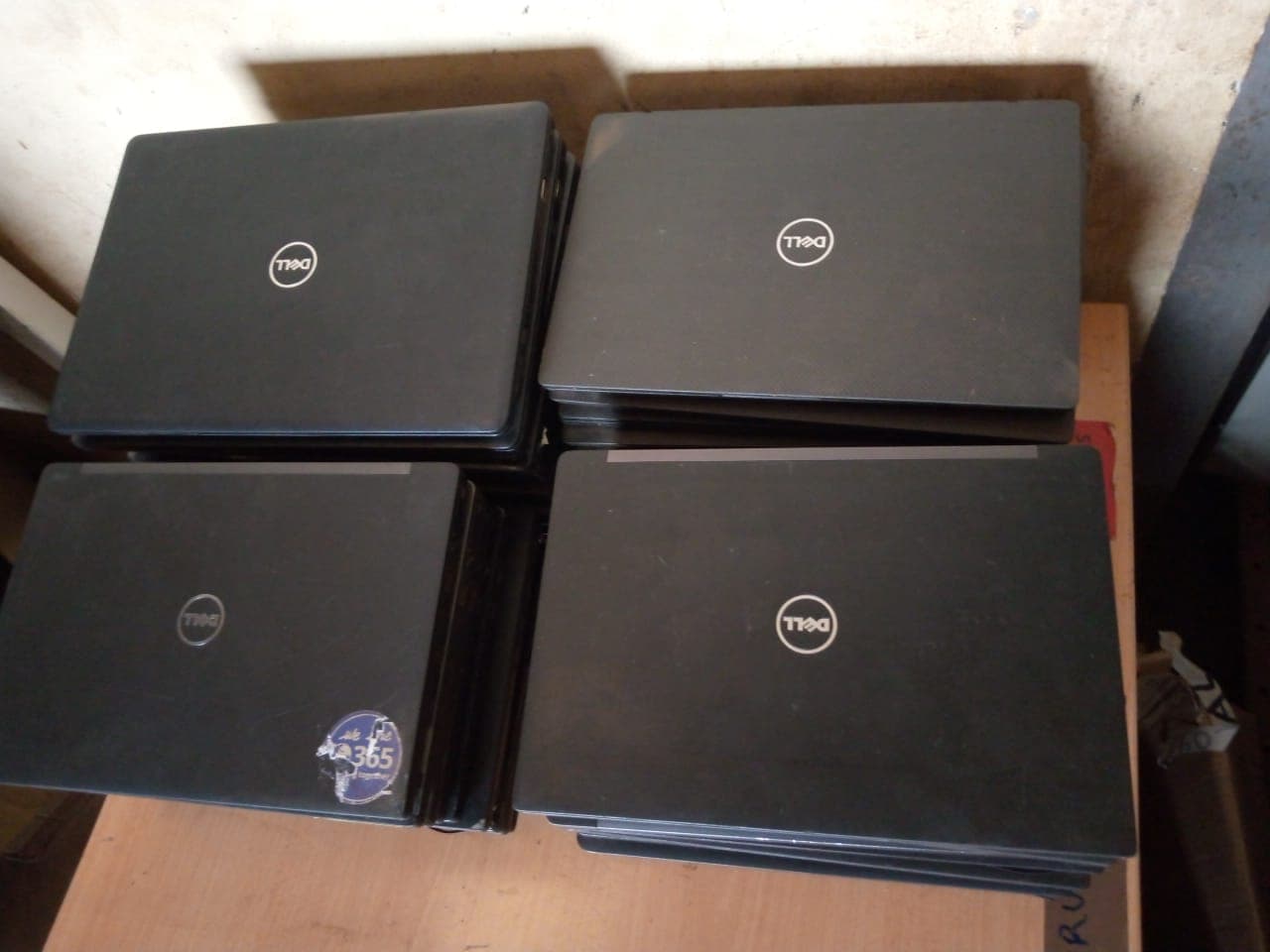 39 Laptops: Dell Latitude Series