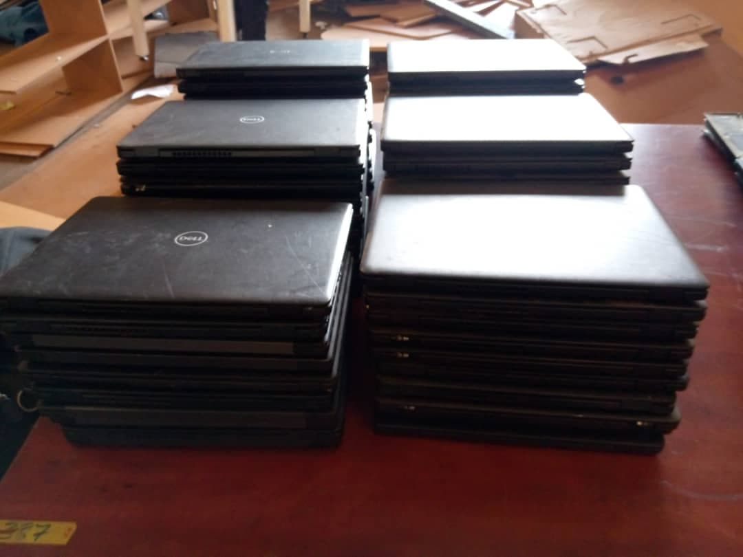 60 Laptops — image 3