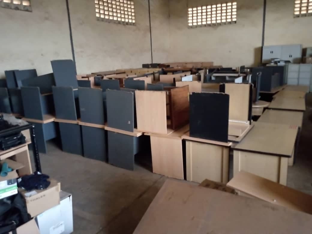 Office Tables & Desks — imagem 3