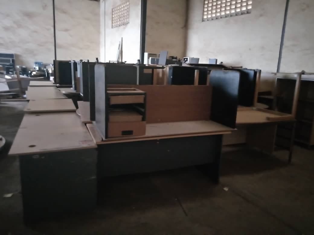 Office Tables & Desks — imagem 2