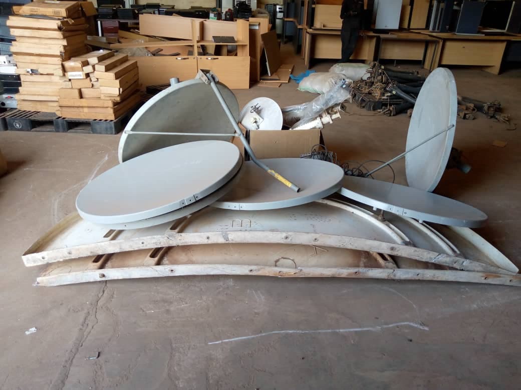Satellite & Connectivity Equipment: Dishes, VSAT, Modems & Switches — imagem 2