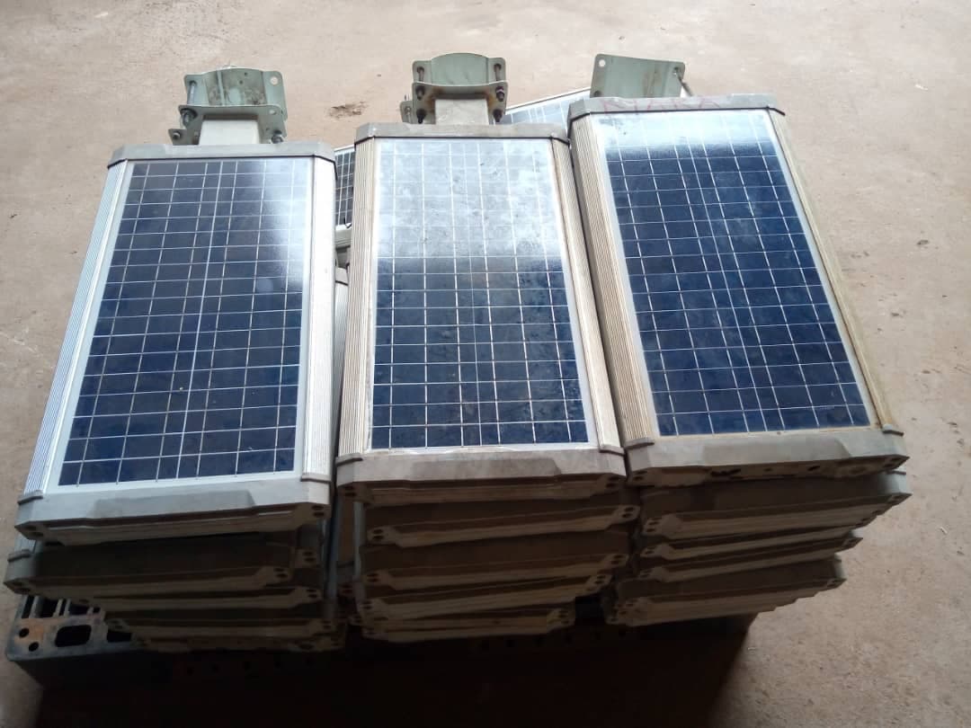 Infrastructure Equipment: Cisco Core Switch, PA System & Solar Street Lights — imagen 1