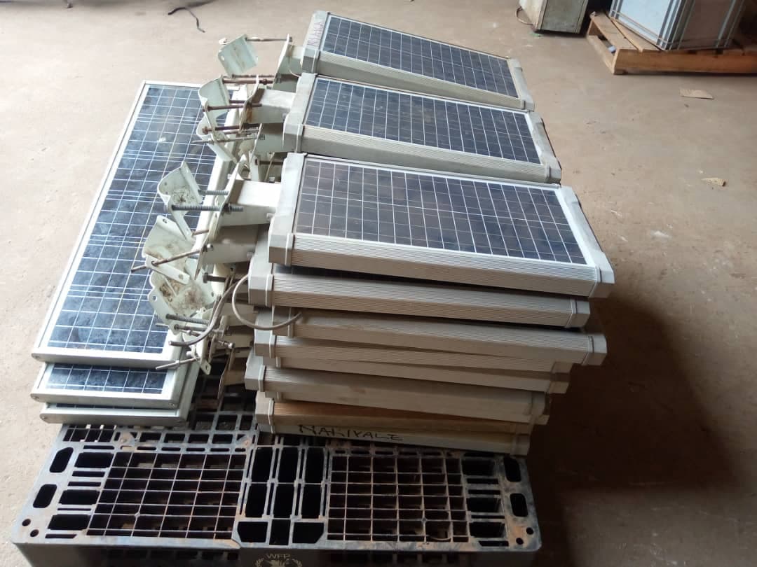 Infrastructure Equipment: Cisco Core Switch, PA System & Solar Street Lights — imagen 3
