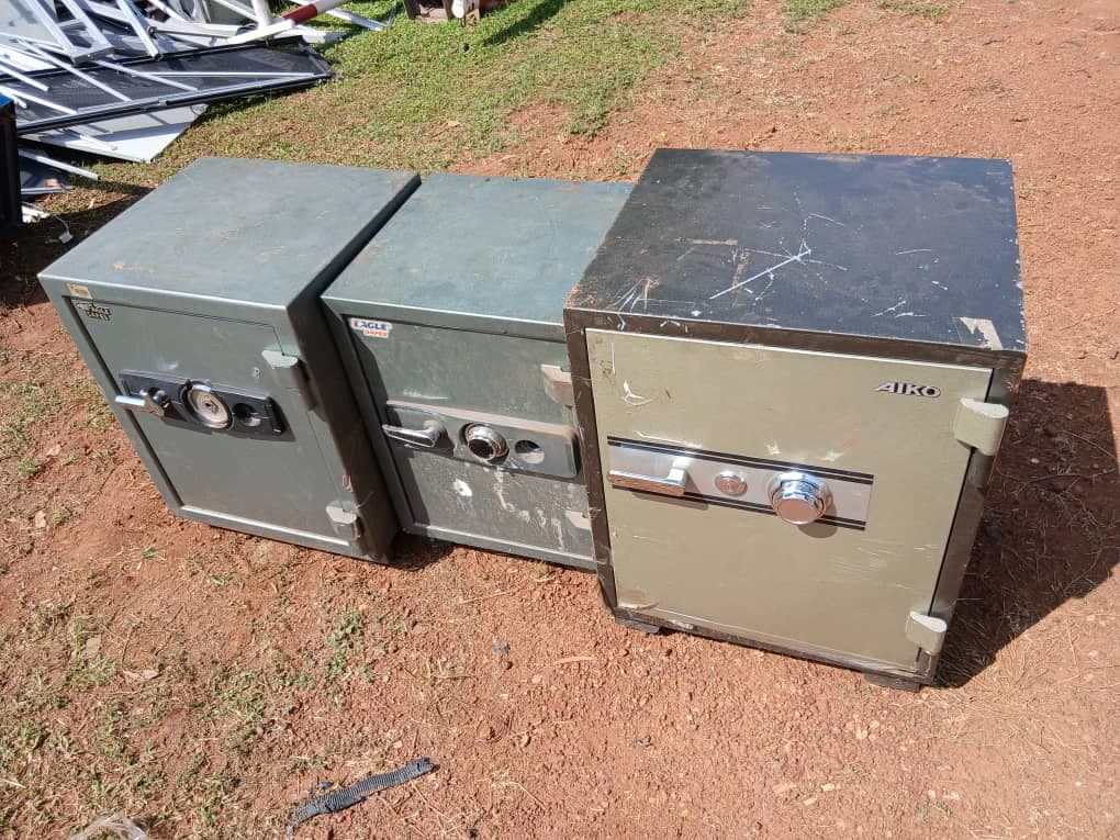 Safes, Blowers & Binding Machine – Office & Maintenance Equipment — imagen 3