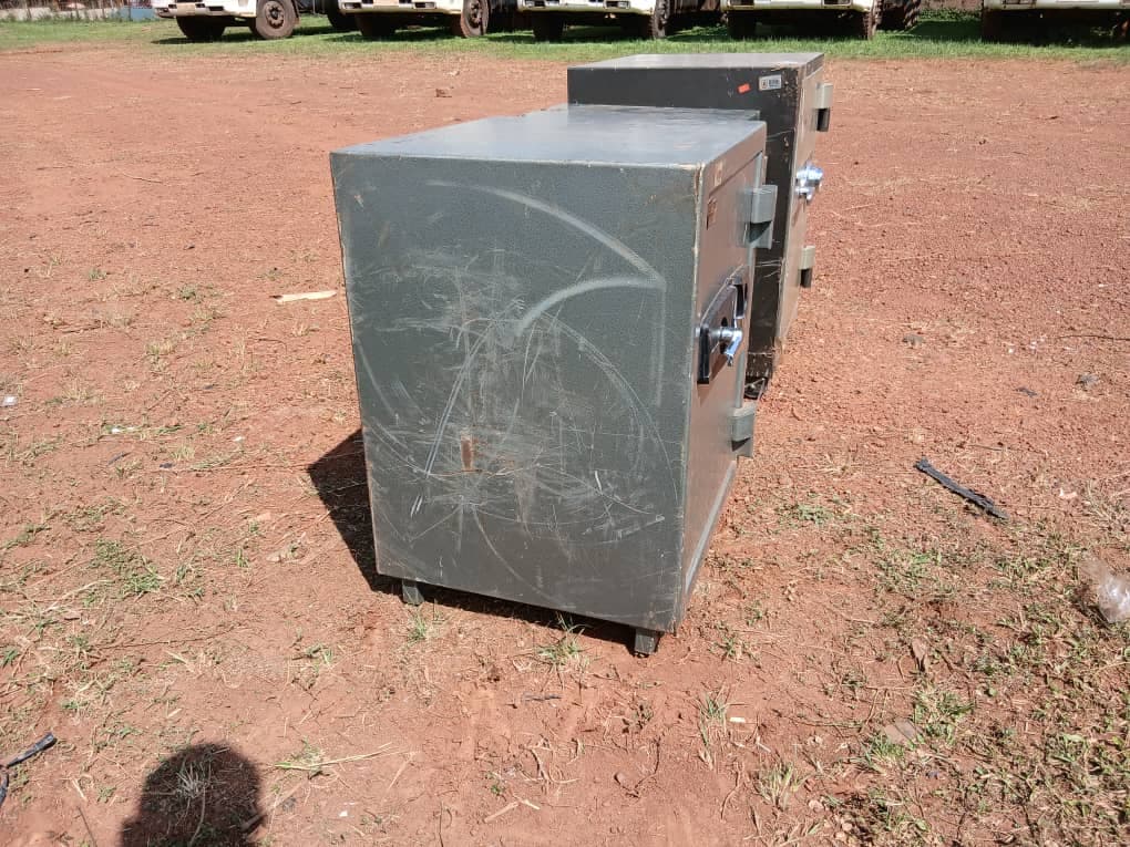 Safes, Blowers & Binding Machine – Office & Maintenance Equipment — imagen 5
