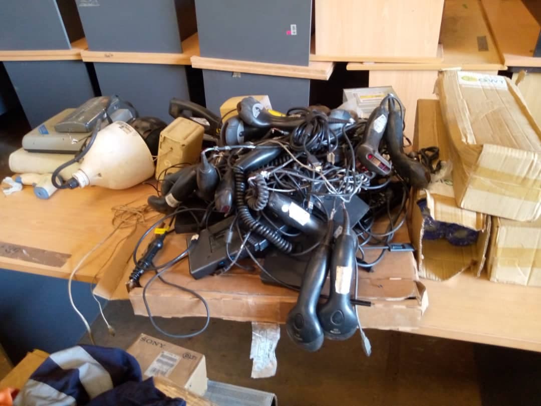 Multimedia & Connectivity Equipment: TV, Cameras, Scanners & Network Devices — imagen 2