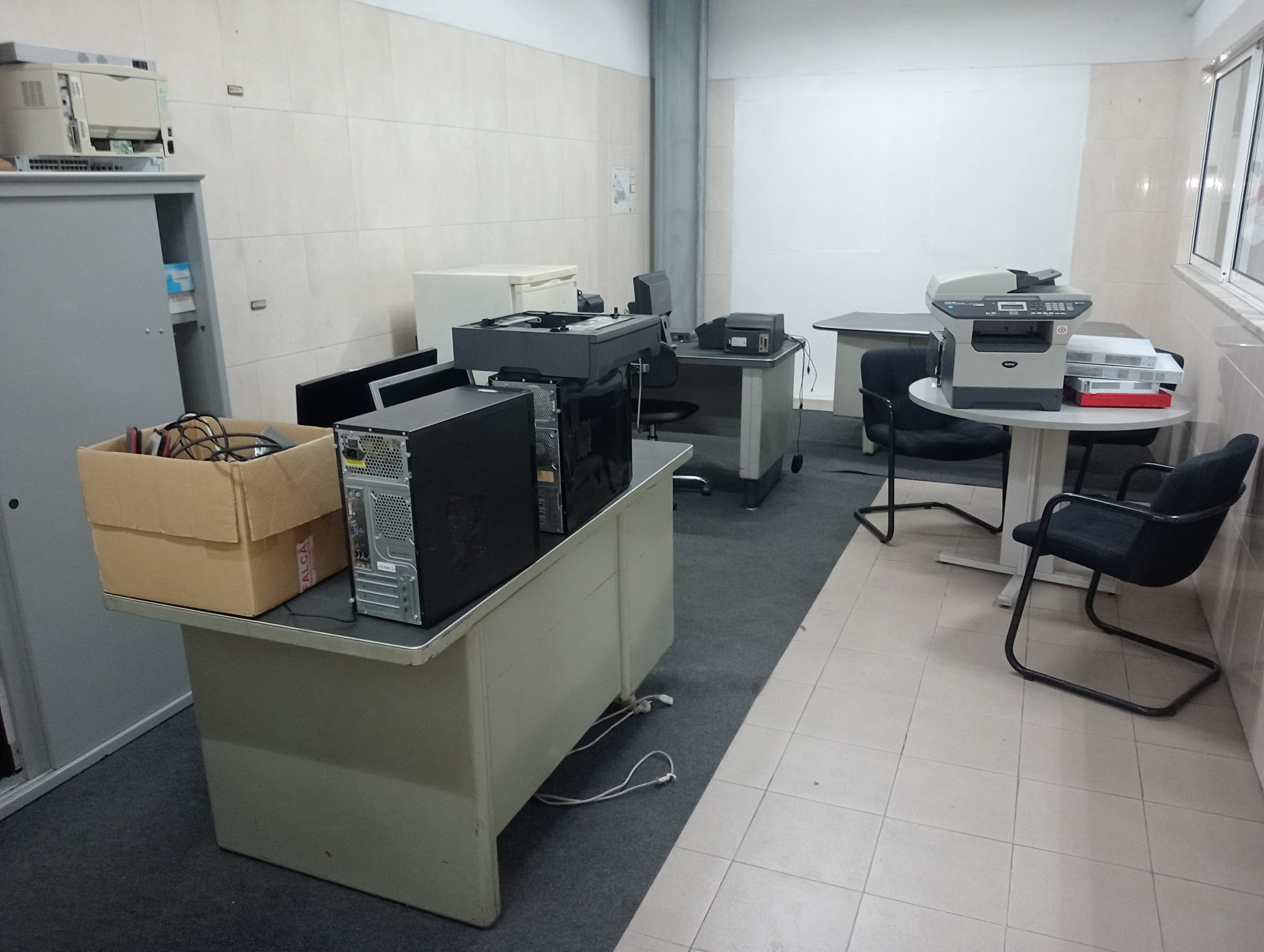 Mobiliário · Equipamentos — imagem 1