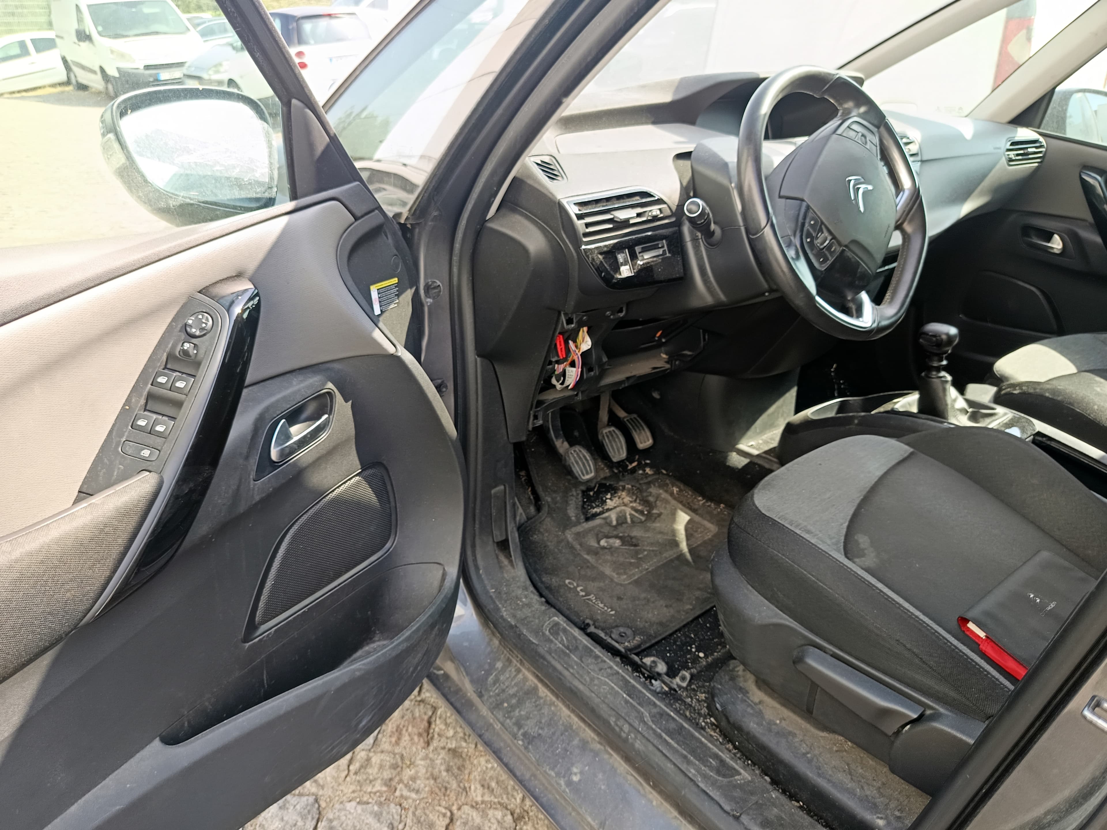 Citroën Grand C4 Space Tourer 1.6 Blue HDI · Ano 2018 — imagem 33