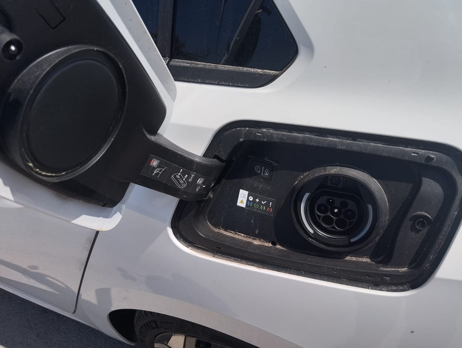 Opel Astra 1.6 Híbrido · Ano 2023 — imagen 9