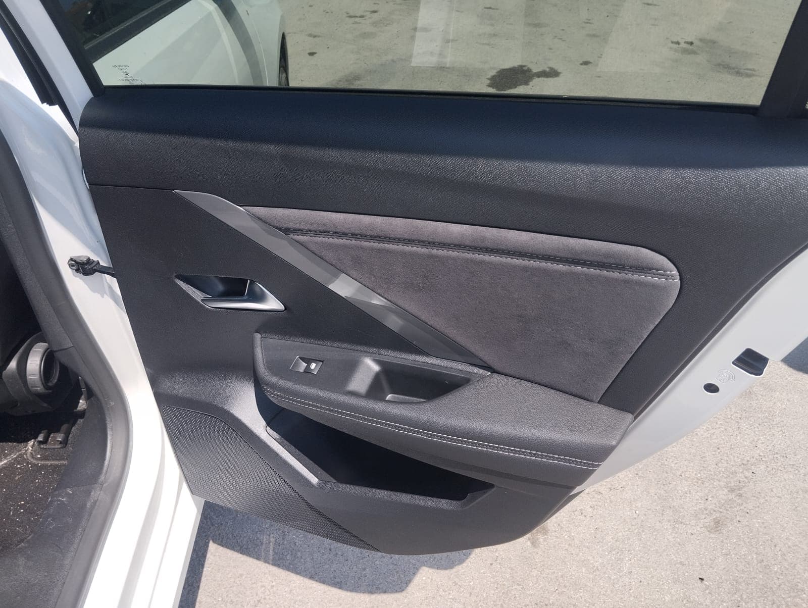 Opel Astra 1.6 Híbrido · Ano 2023 — imagen 27