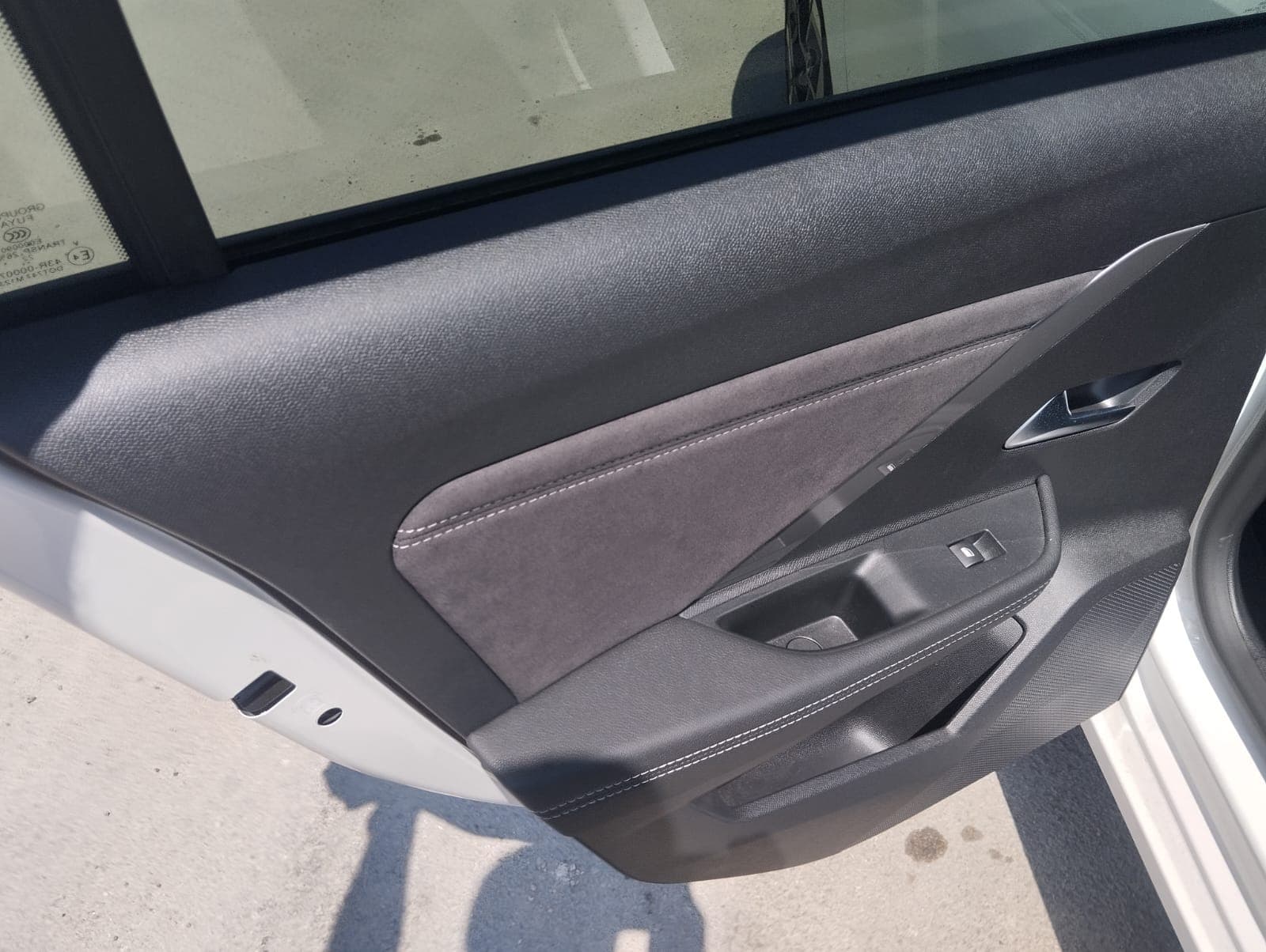 Opel Astra 1.6 Híbrido · Ano 2023 — imagen 23