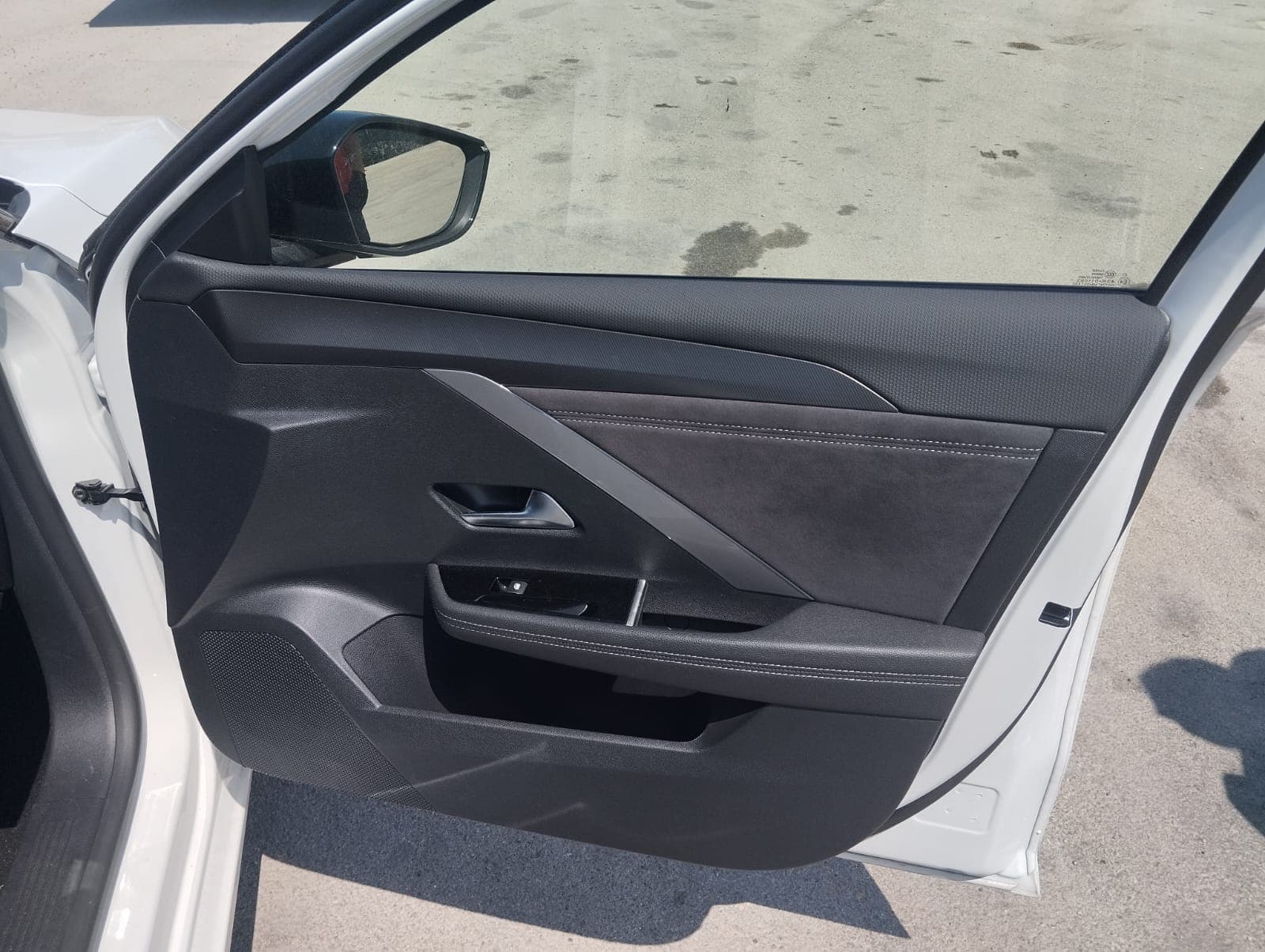 Opel Astra 1.6 Híbrido · Ano 2023 — imagen 30