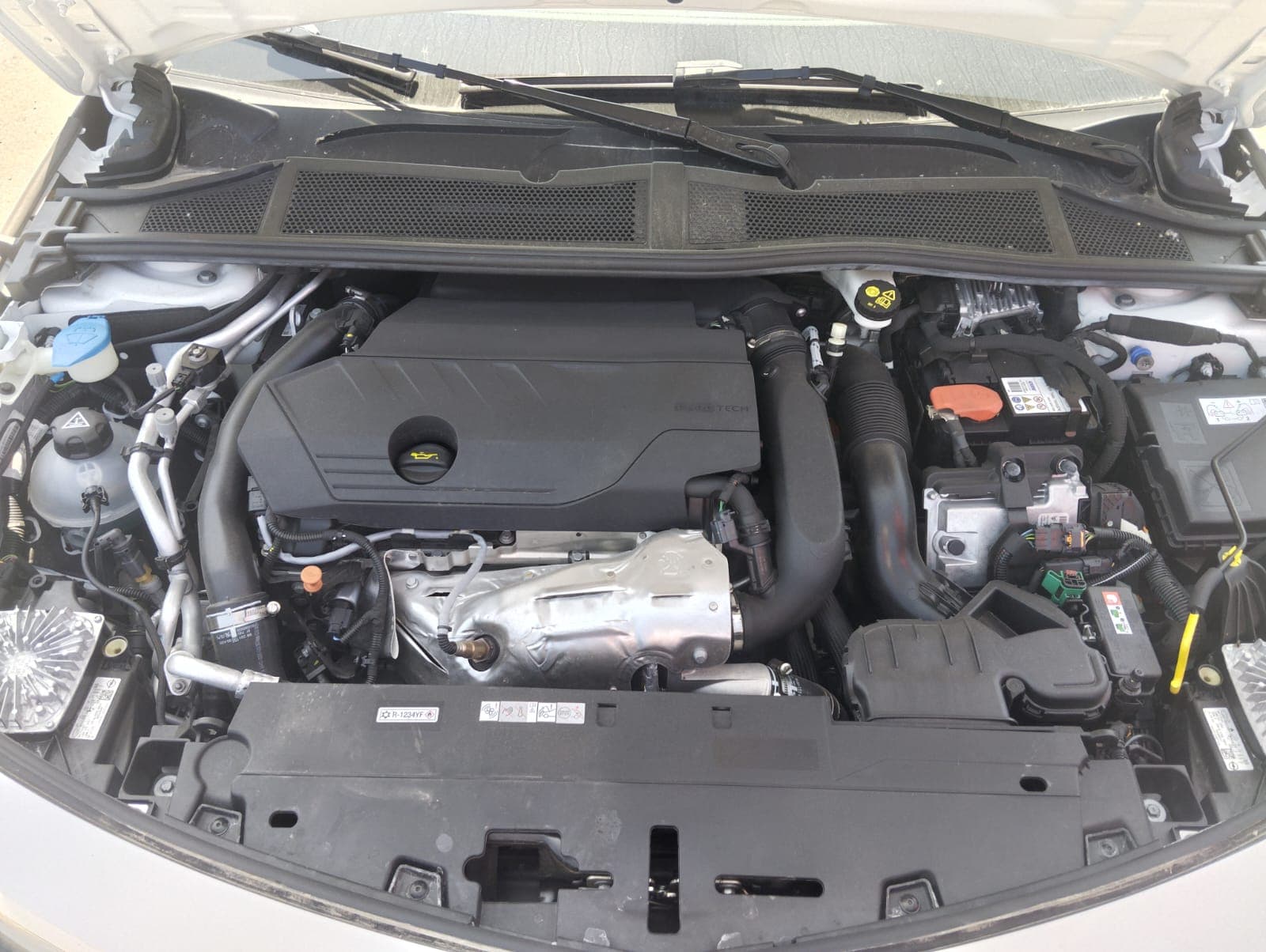 Opel Astra 1.6 Híbrido · Ano 2023 — imagen 10