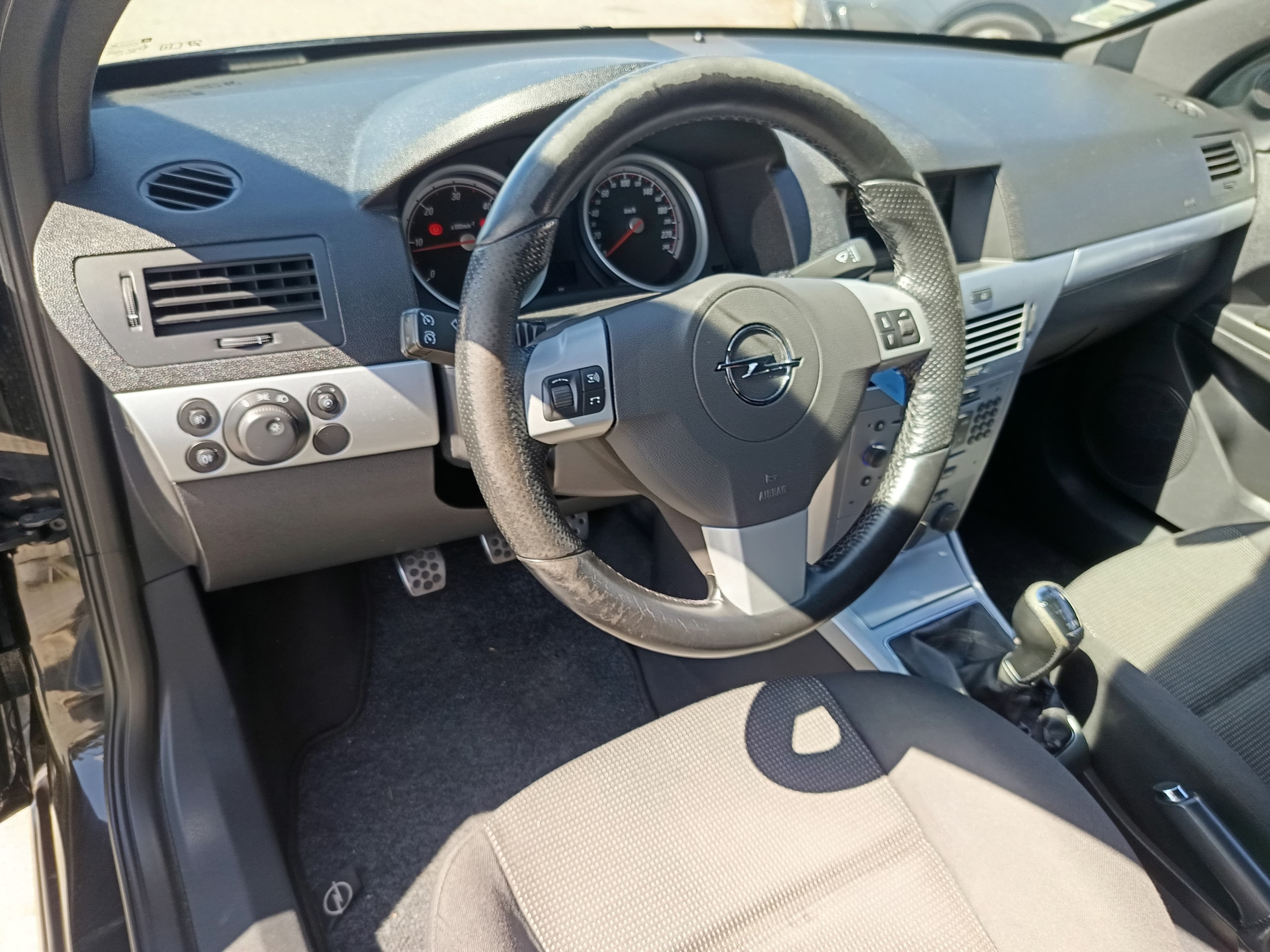 Opel Astra 1.7 CDTI · Ano 2009 — imagem 28