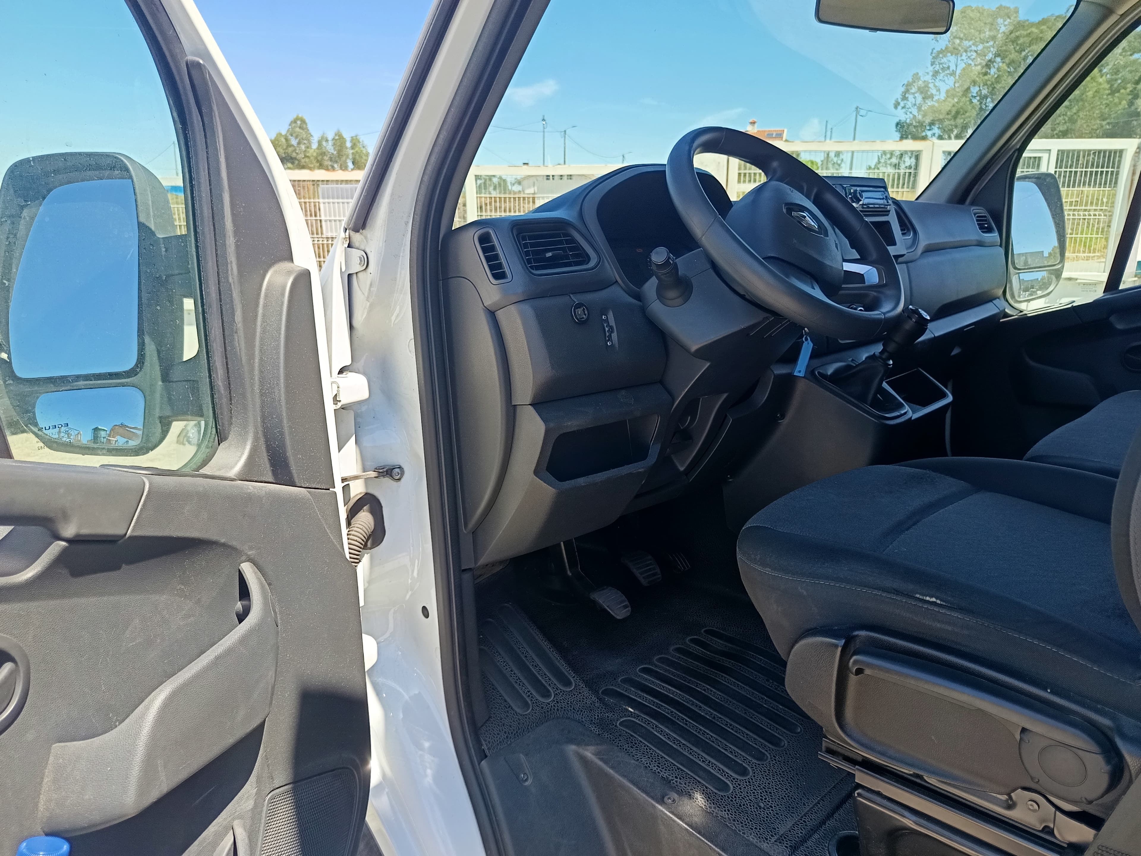 Renault Master · Ano 2022 — imagem 25