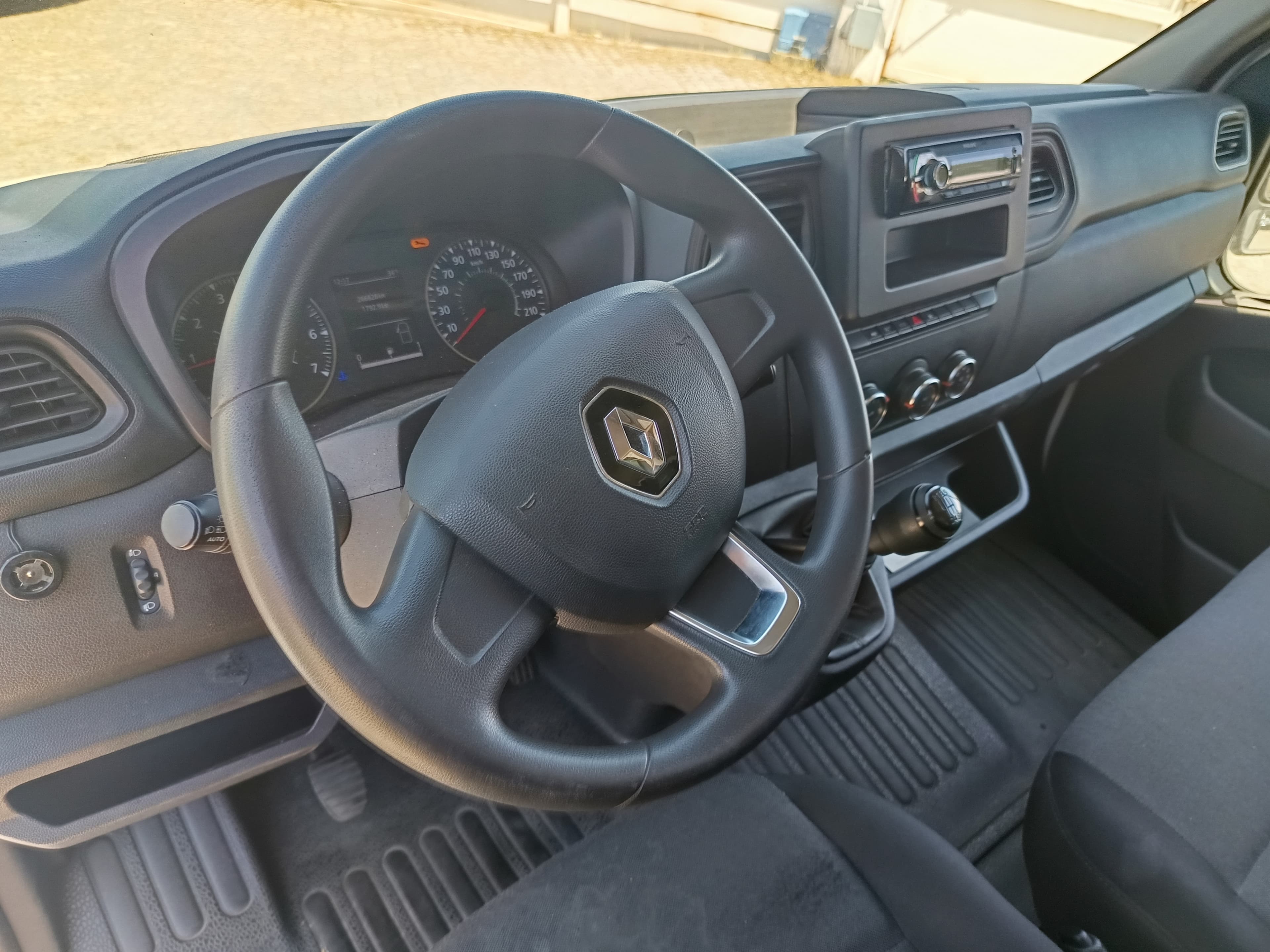 Renault Master · Ano 2022 — imagem 28