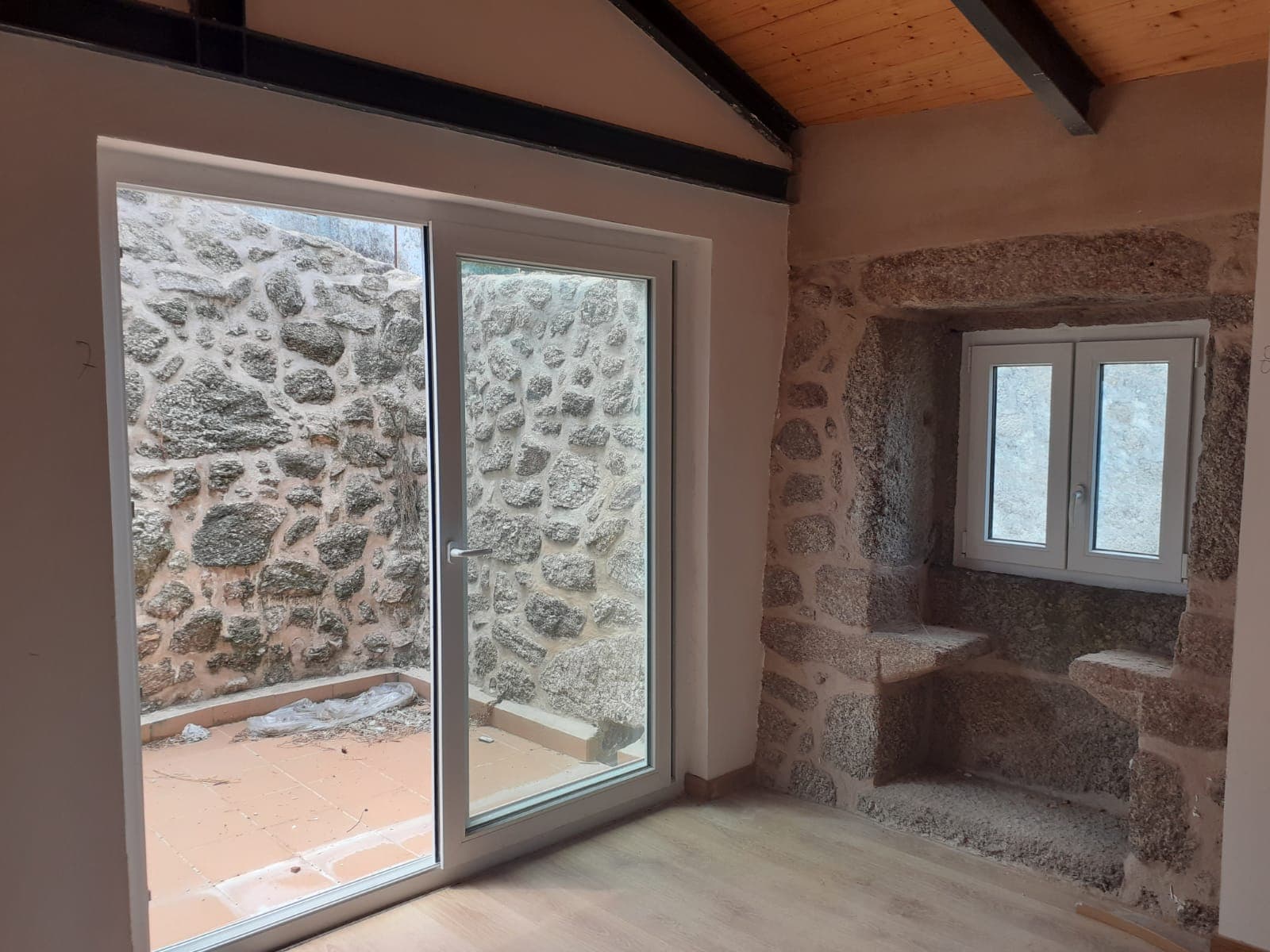 Moradia V2 com logradouro · Sobral da Serra, Guarda — image 11