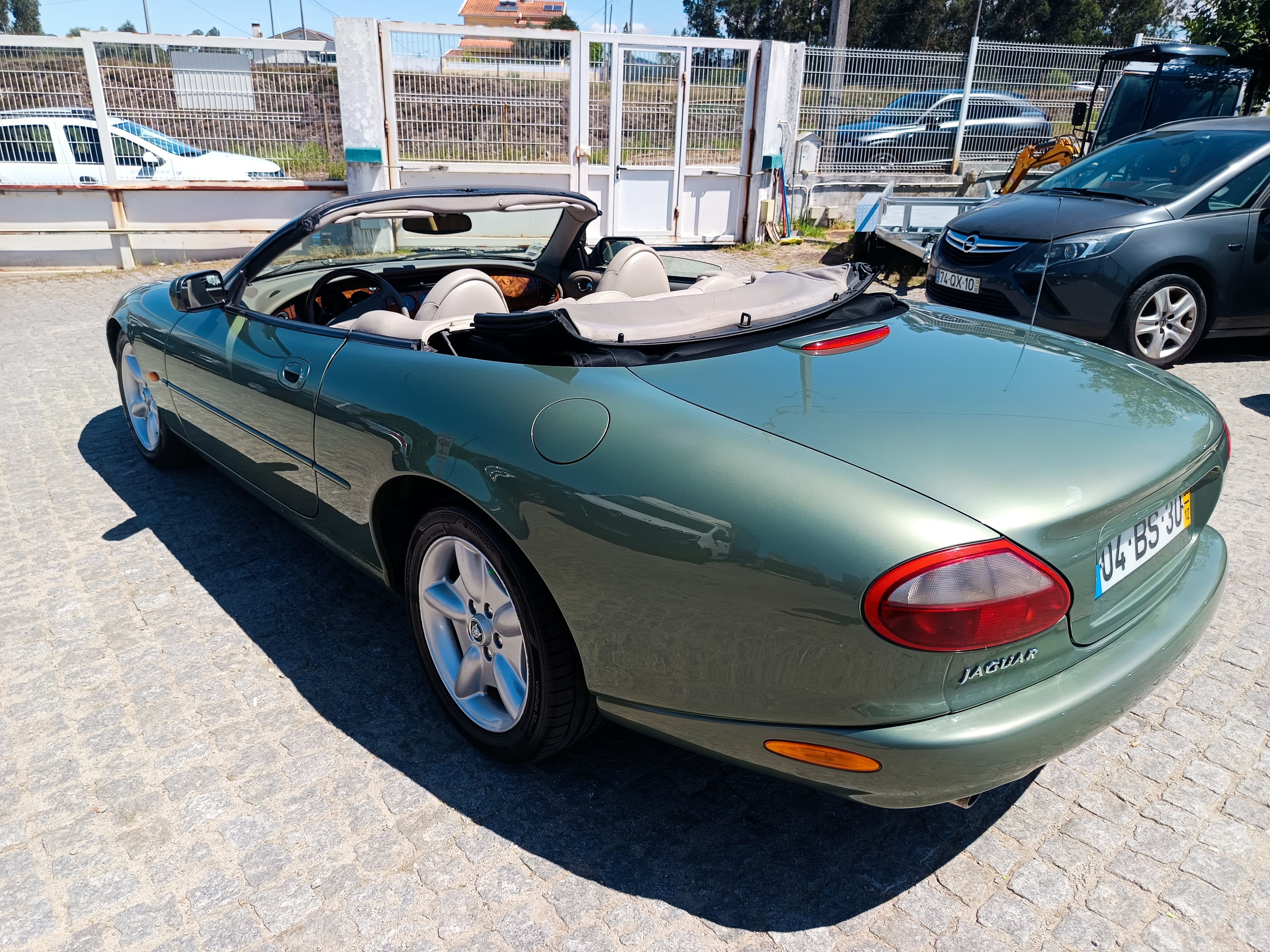 Jaguar XK8 · Ano 1999 — image 38