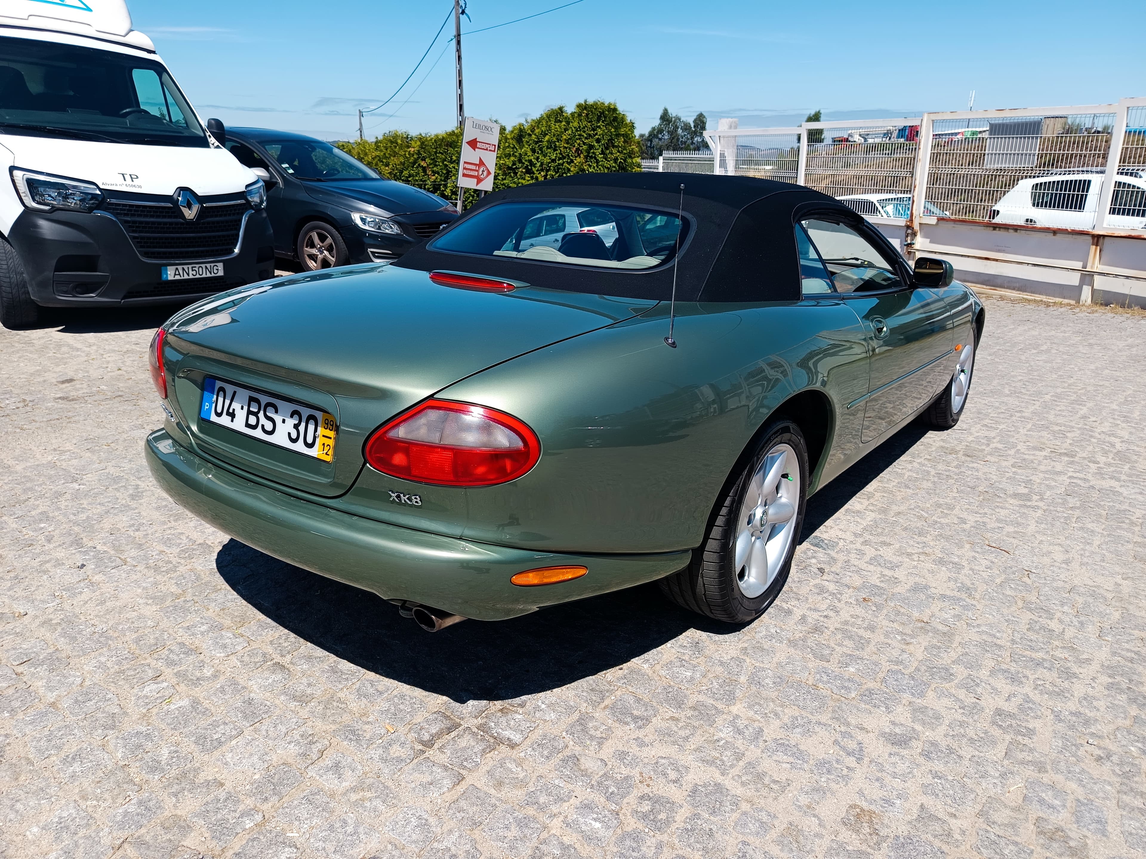 Jaguar XK8 · Ano 1999 — image 4