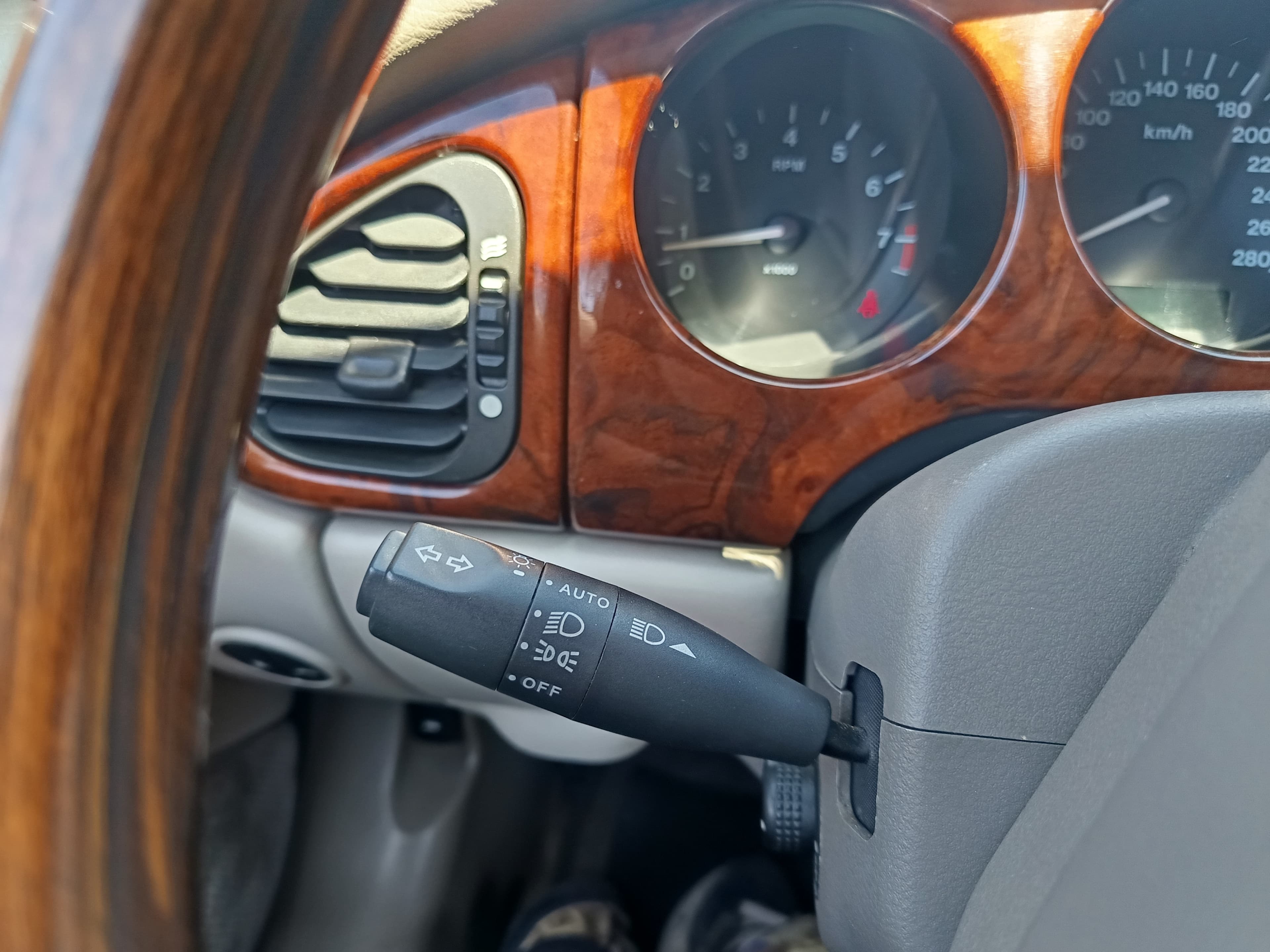 Jaguar XK8 · Ano 1999 — image 34